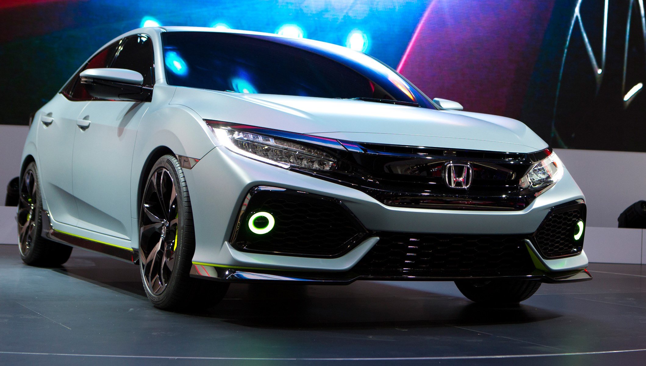 71931_Civic_Hatchback_Prototype_at_Geneva_Motor_Show_2016.jpg