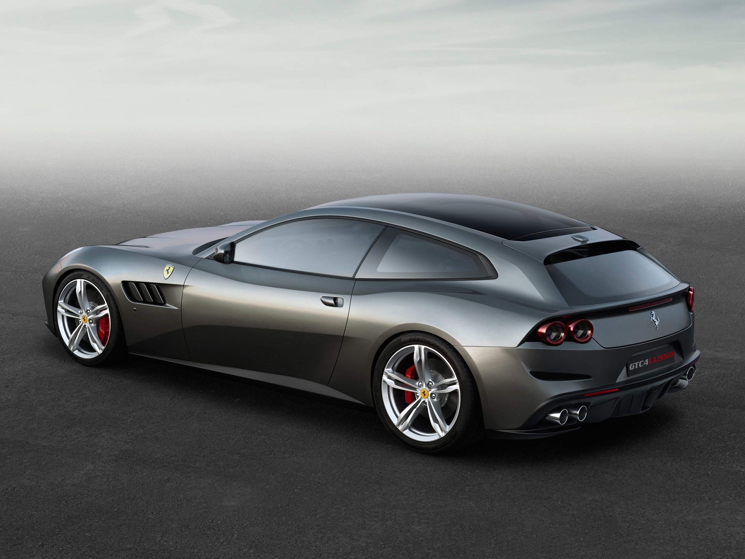 Ferrari_GTC4Lusso_side_r_high_LR.jpg