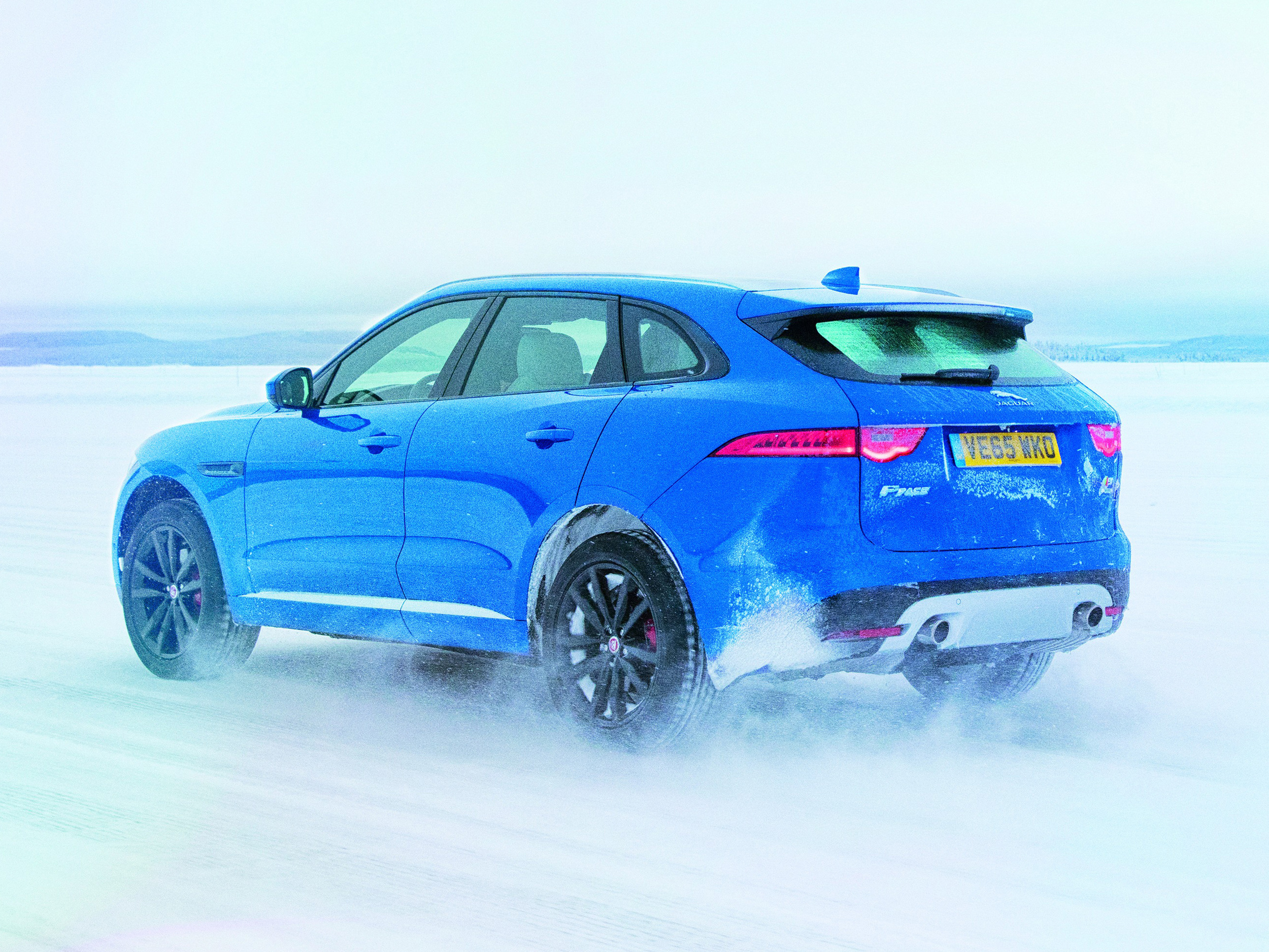 JAGUAR_JM_03_F-PACE.jpg