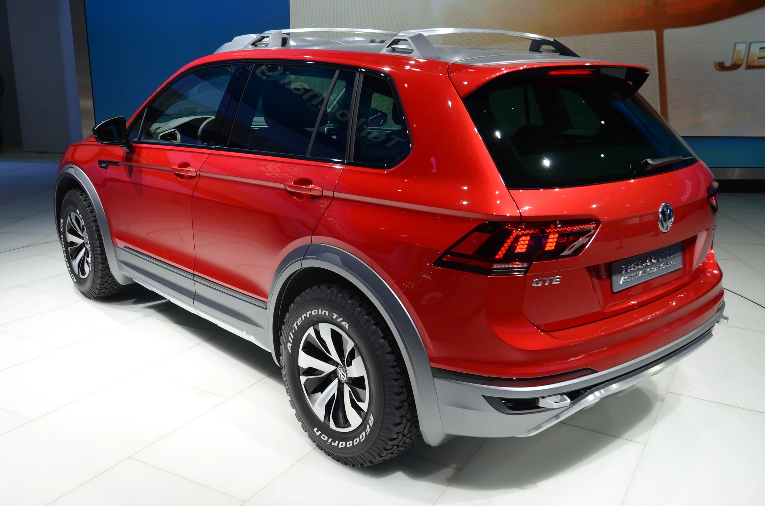 VWTiguanGTE3.JPG