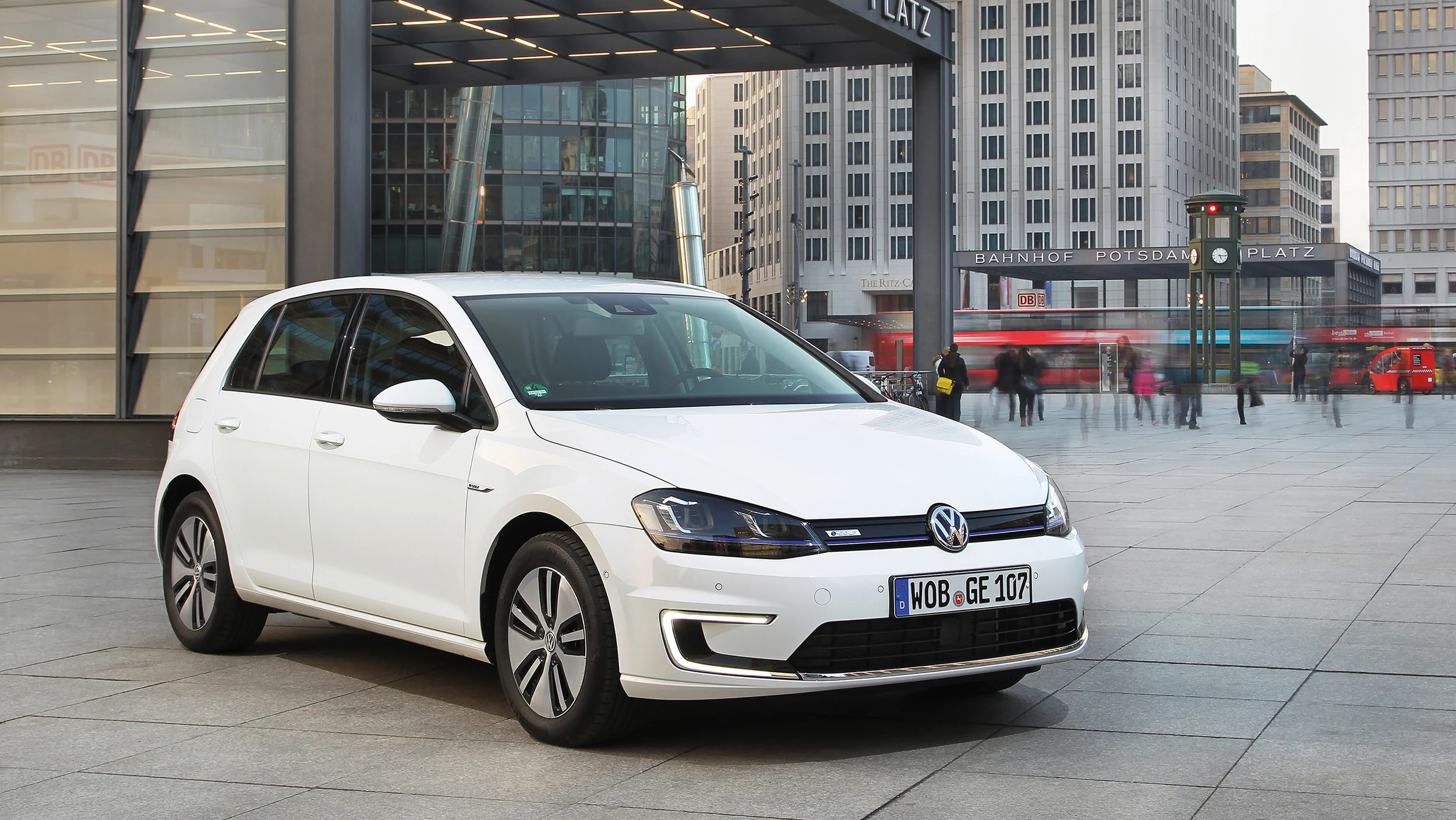 VIDEO: Order books open for Volkswagen electric e-Golf