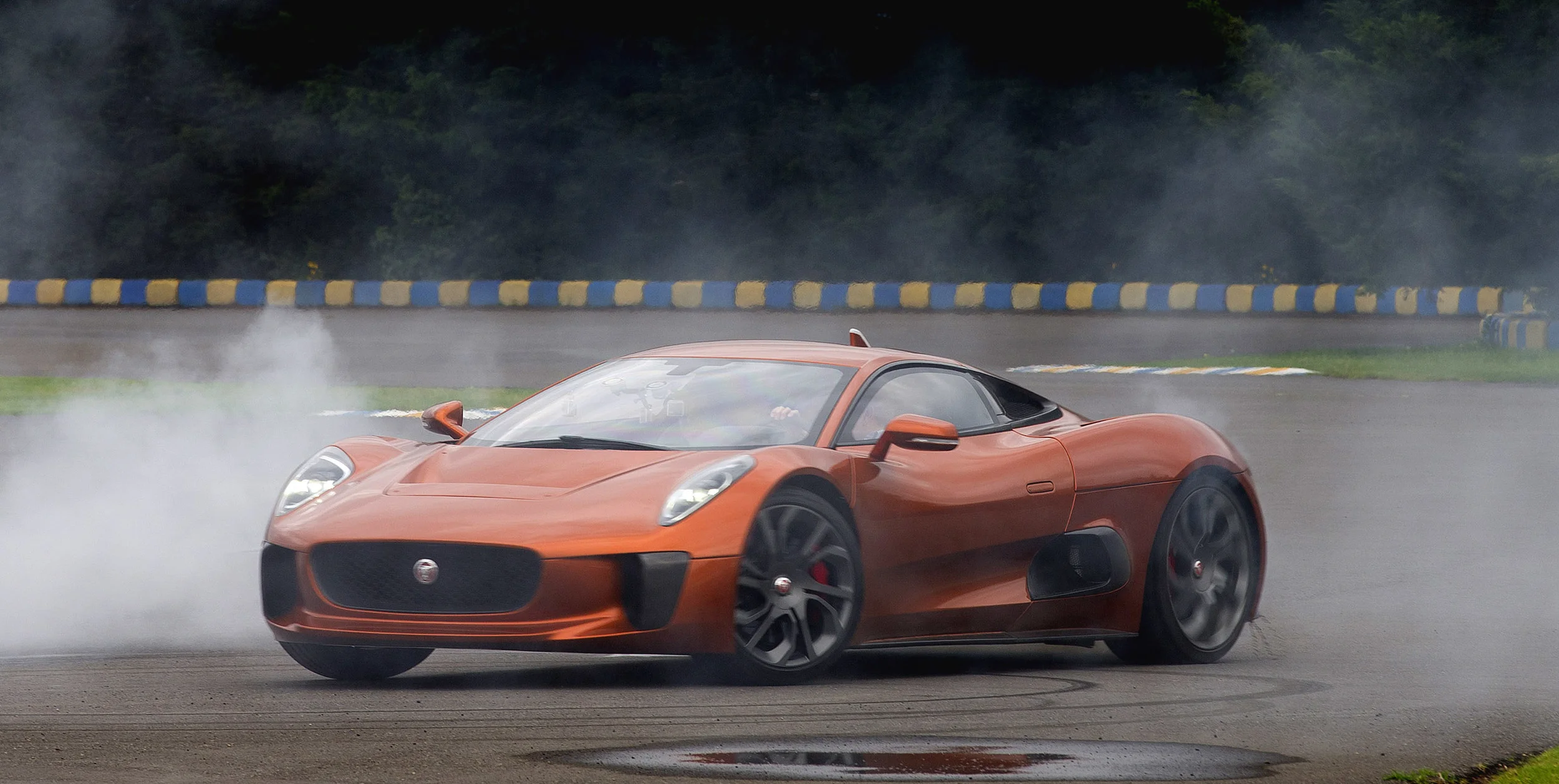 VIDEO: Felipe Massa plays Bond villain in Jaguar C-X75