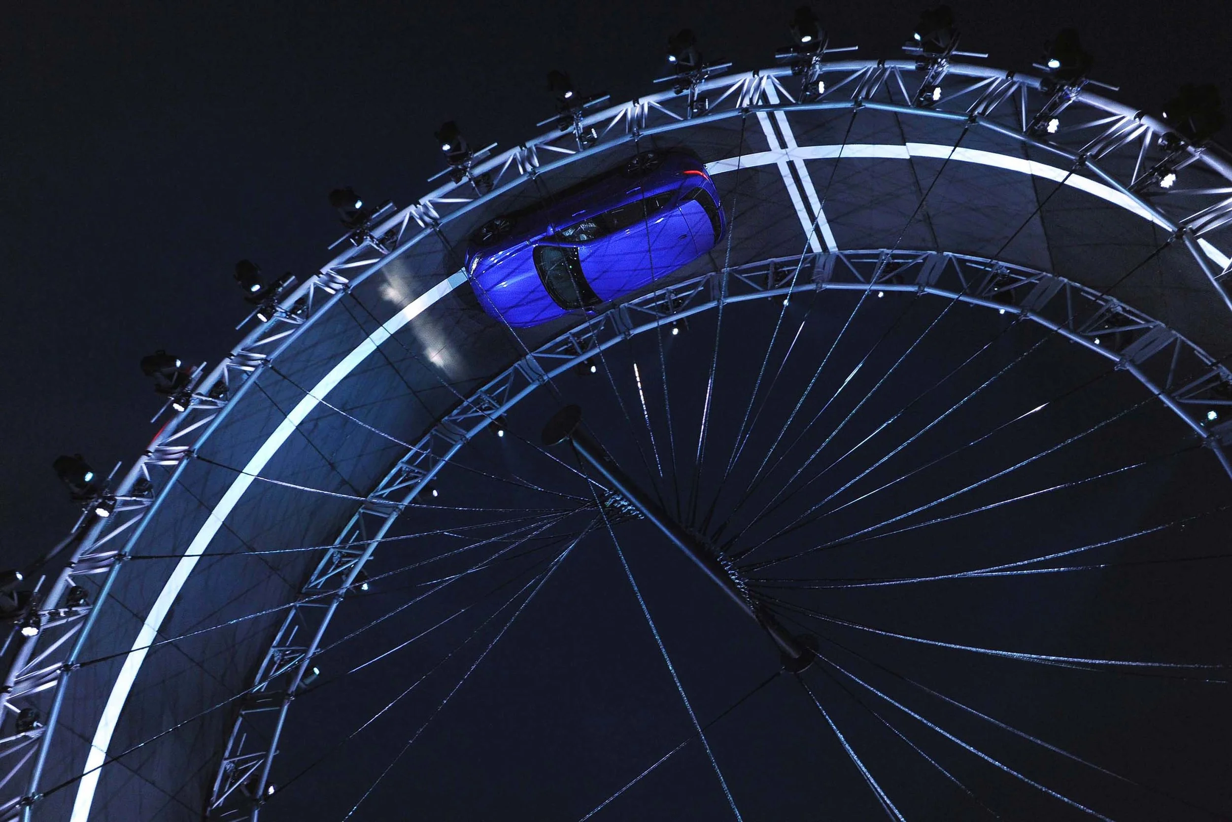 VIDEO: Jaguar's new F-Pace loops-the-loop in Frankfurt