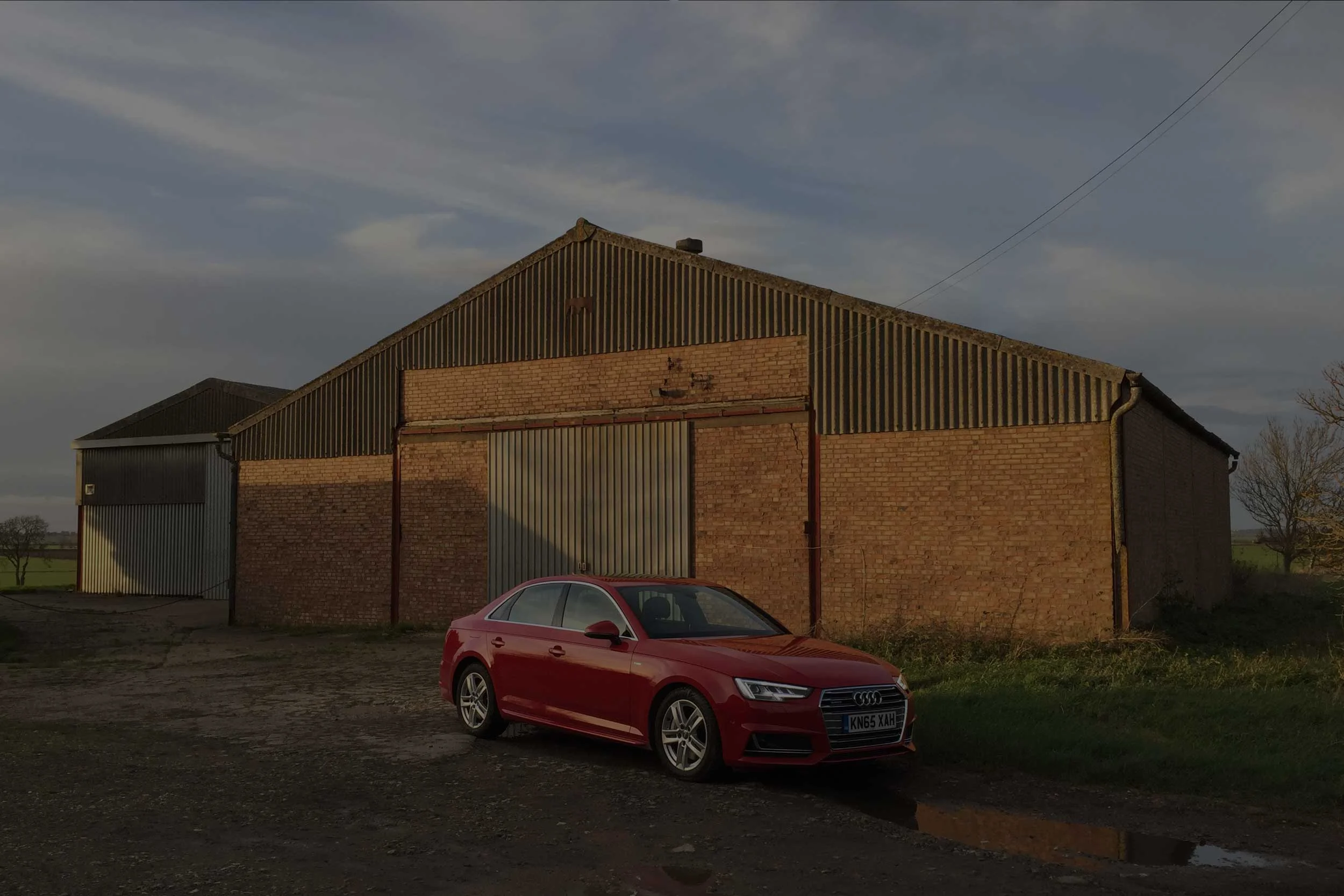 Audi-A4-dark.jpg