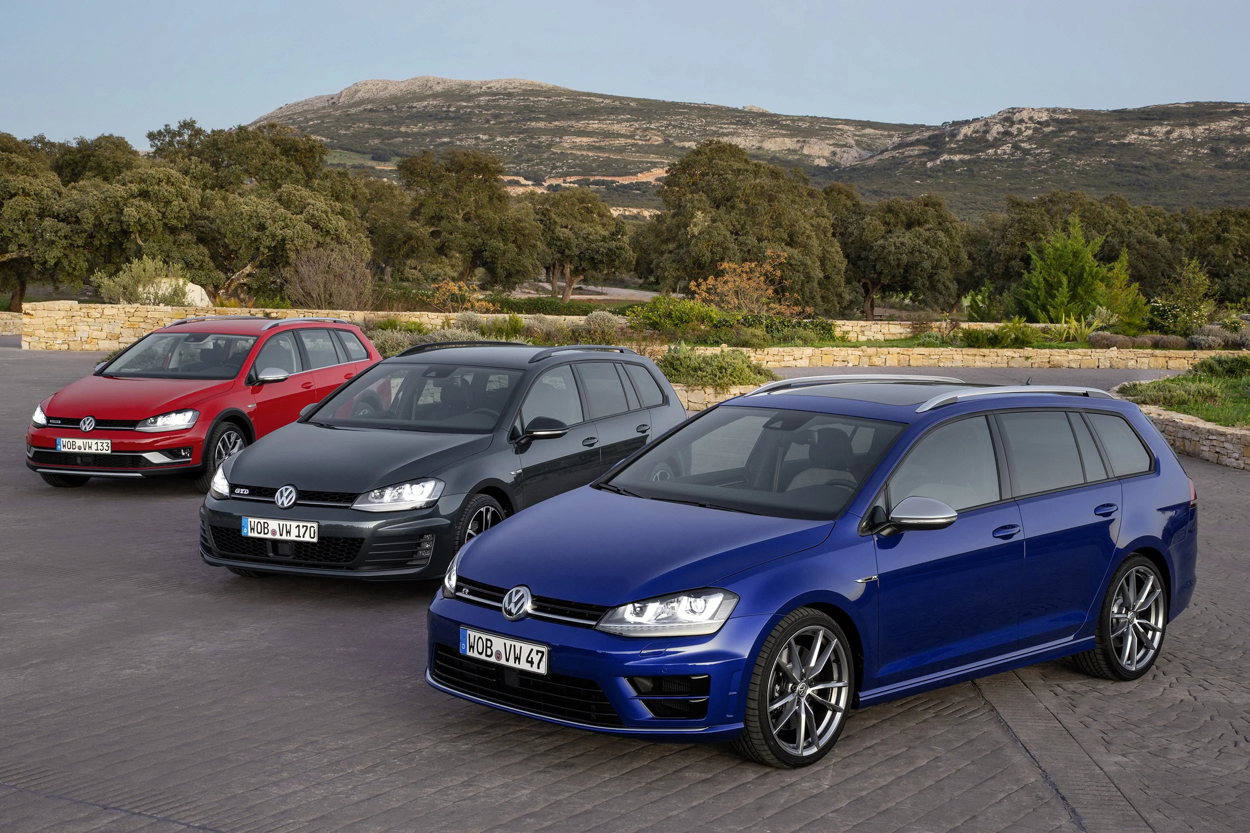 VIDEO: Order books open for Volkswagen Golf Estates 
