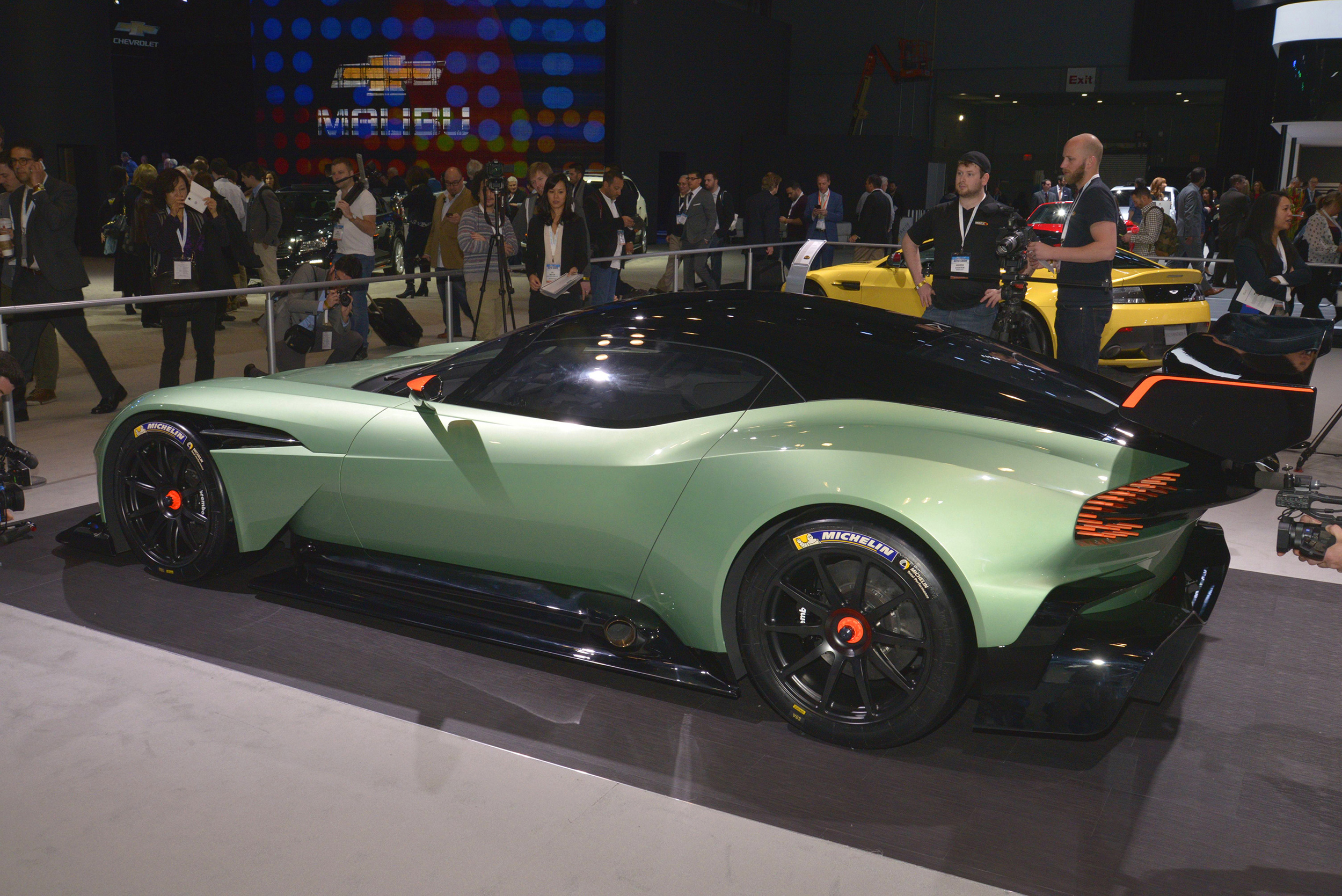 VIDEO: Supercars of Geneva 2015 : Lamborghini LP 750-4 Superveloce, Koenigsegg Regera, Aston Martin Vulcan 