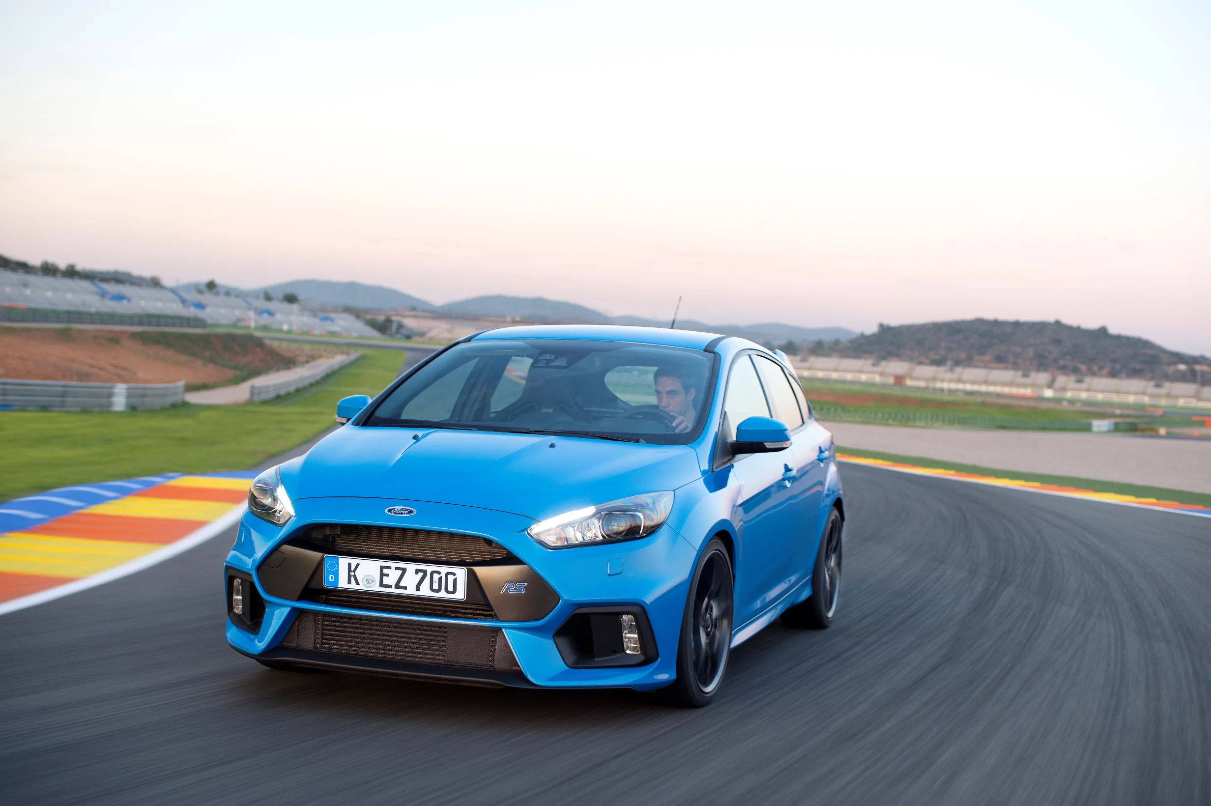 VIDEO: Ford reveals all-new Focus RS 