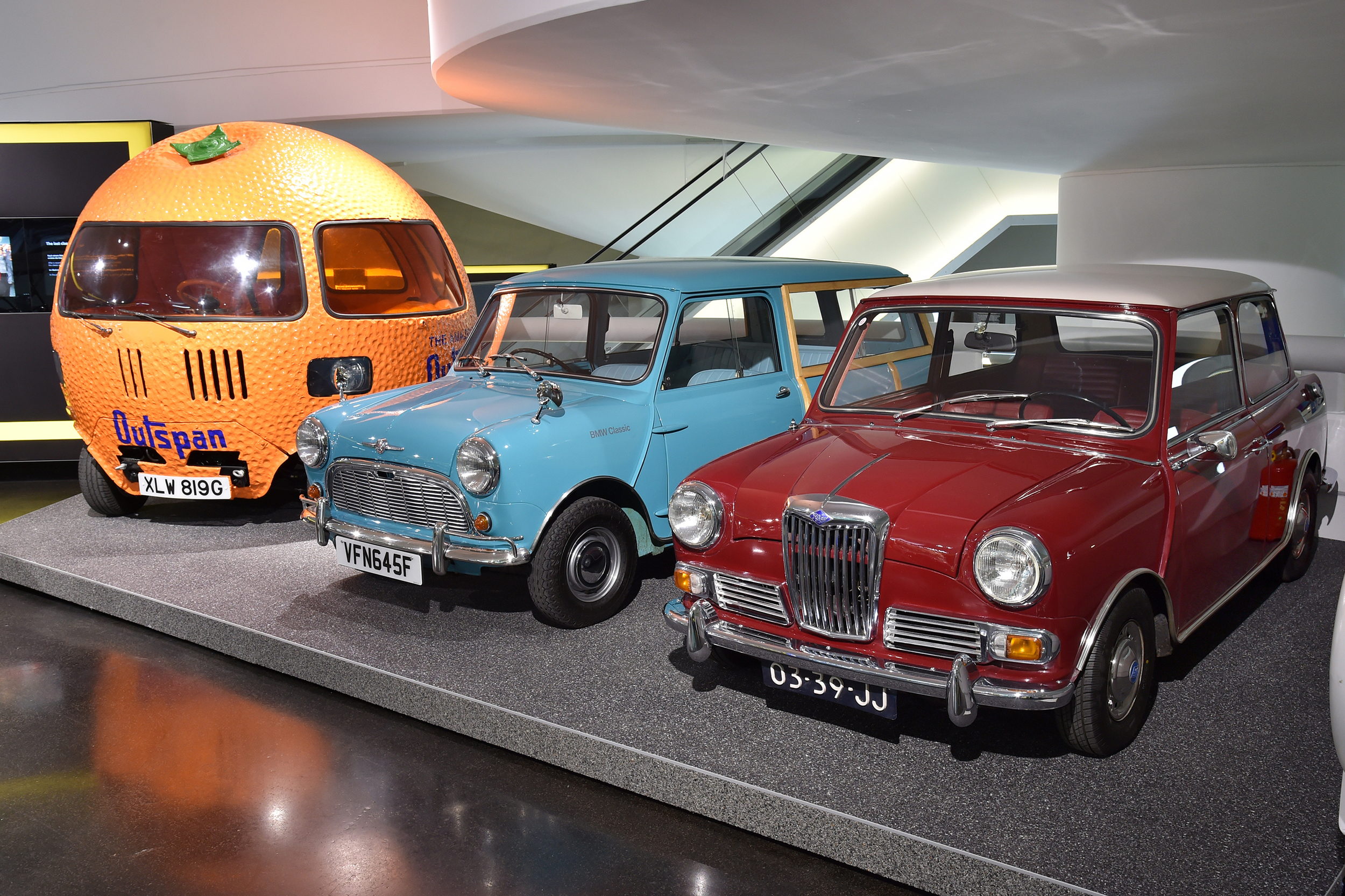 VIDEO: MINI exhibition launches at BMW museum in Munich