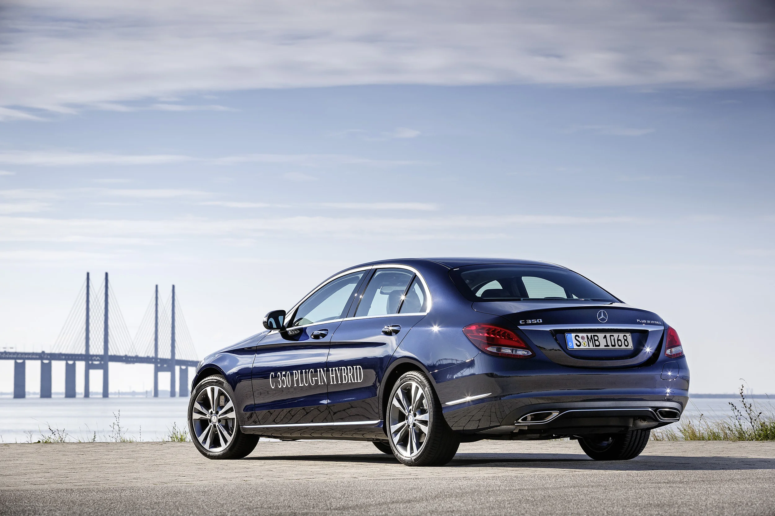 VIDEO: Mercedes adds Plug-In Hybrid drive to C-Class
