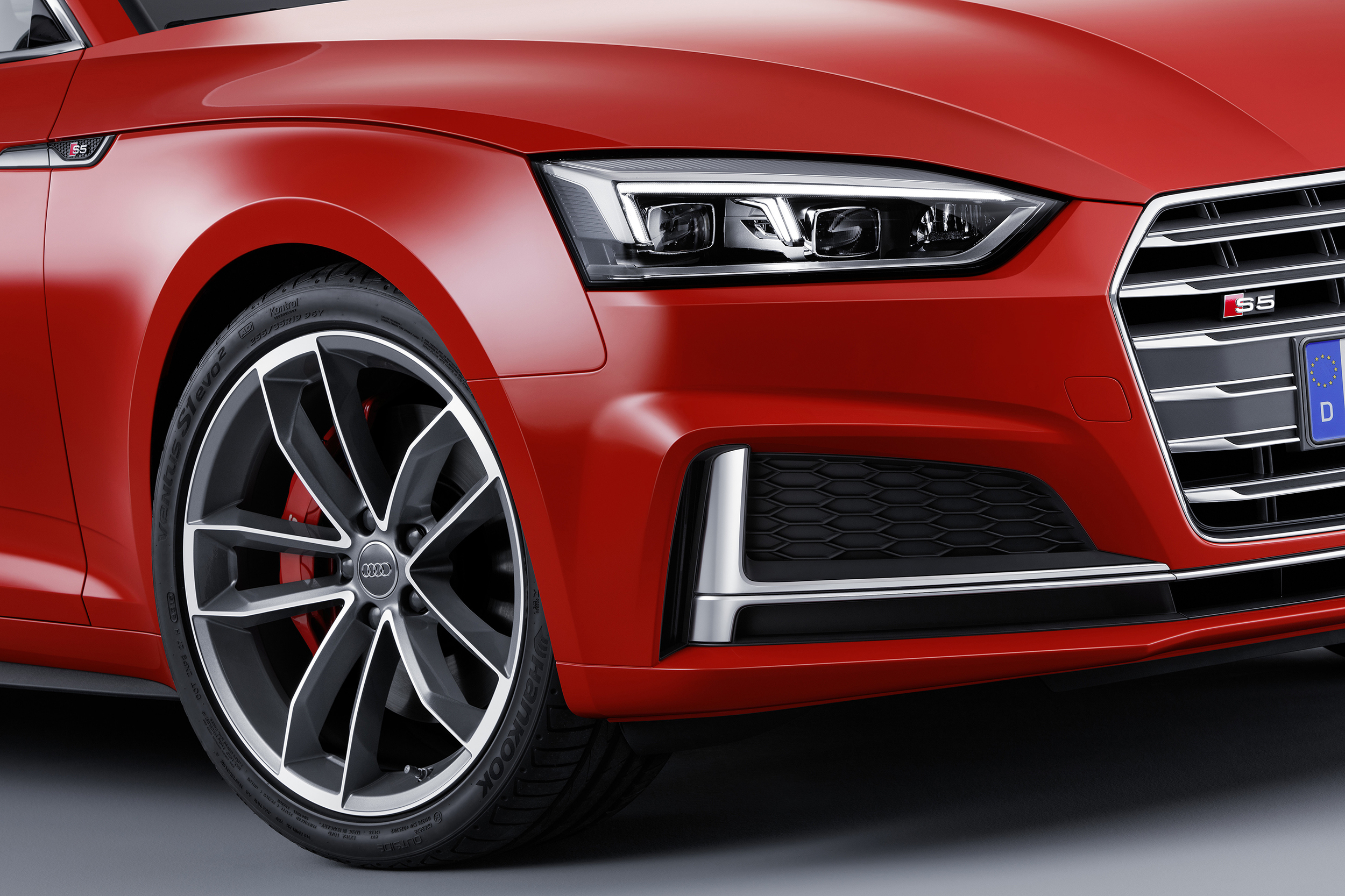 VIDEO: All-new Audi A5 Coupé revealed