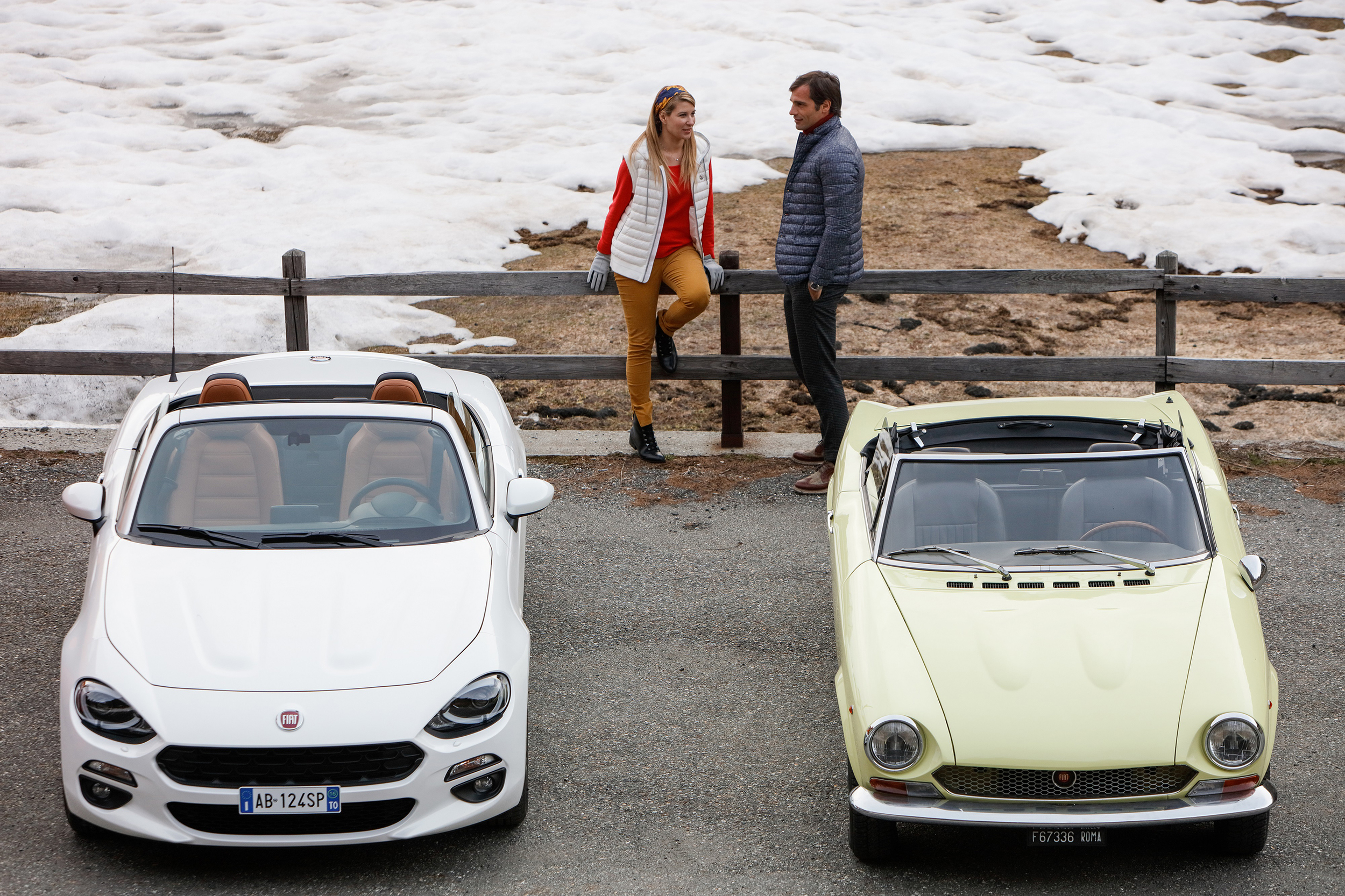 Classic Fiat 124 Spider and New Fiat 124 Spider_21.jpg