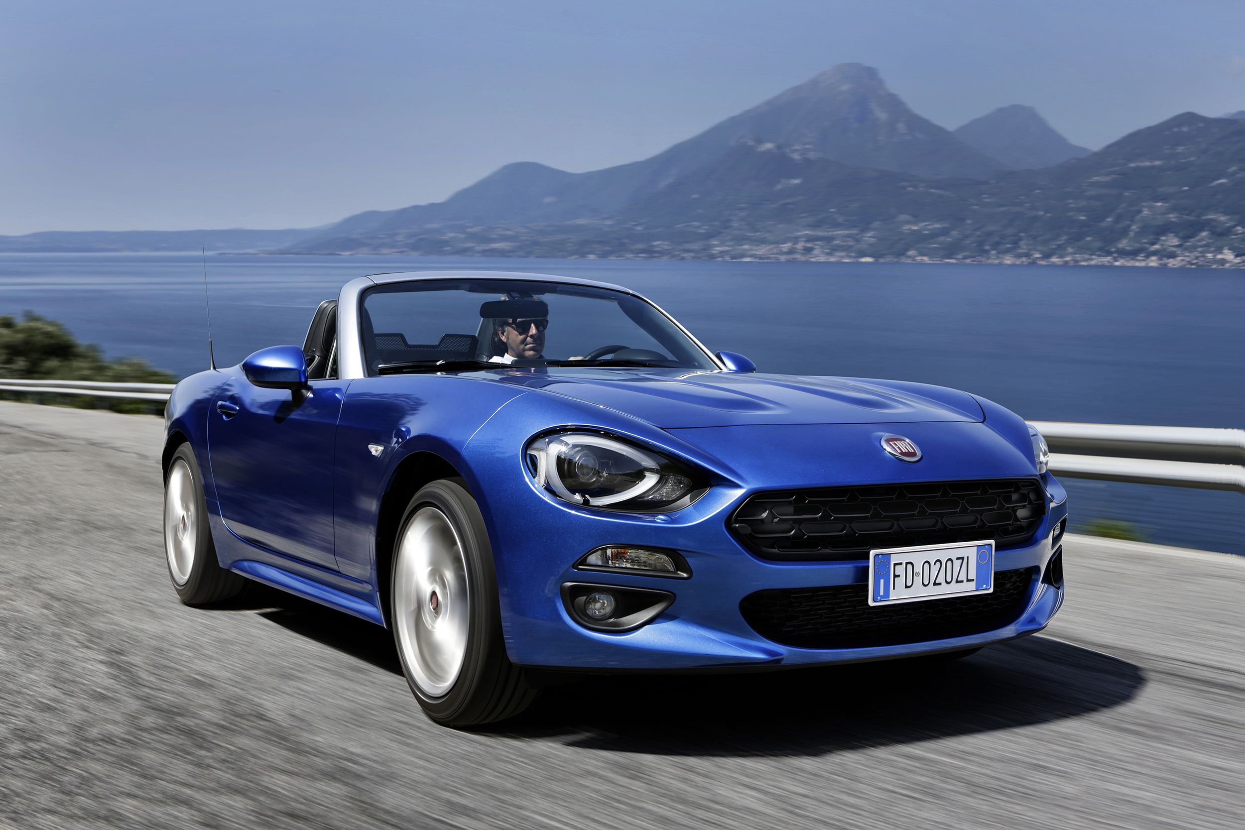 Fiat 124 Spider _20.jpg