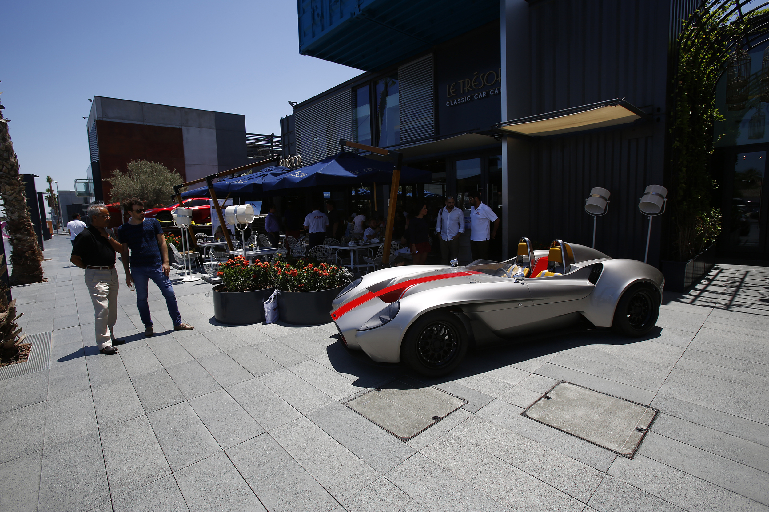 Public Jannarelly 3.JPG