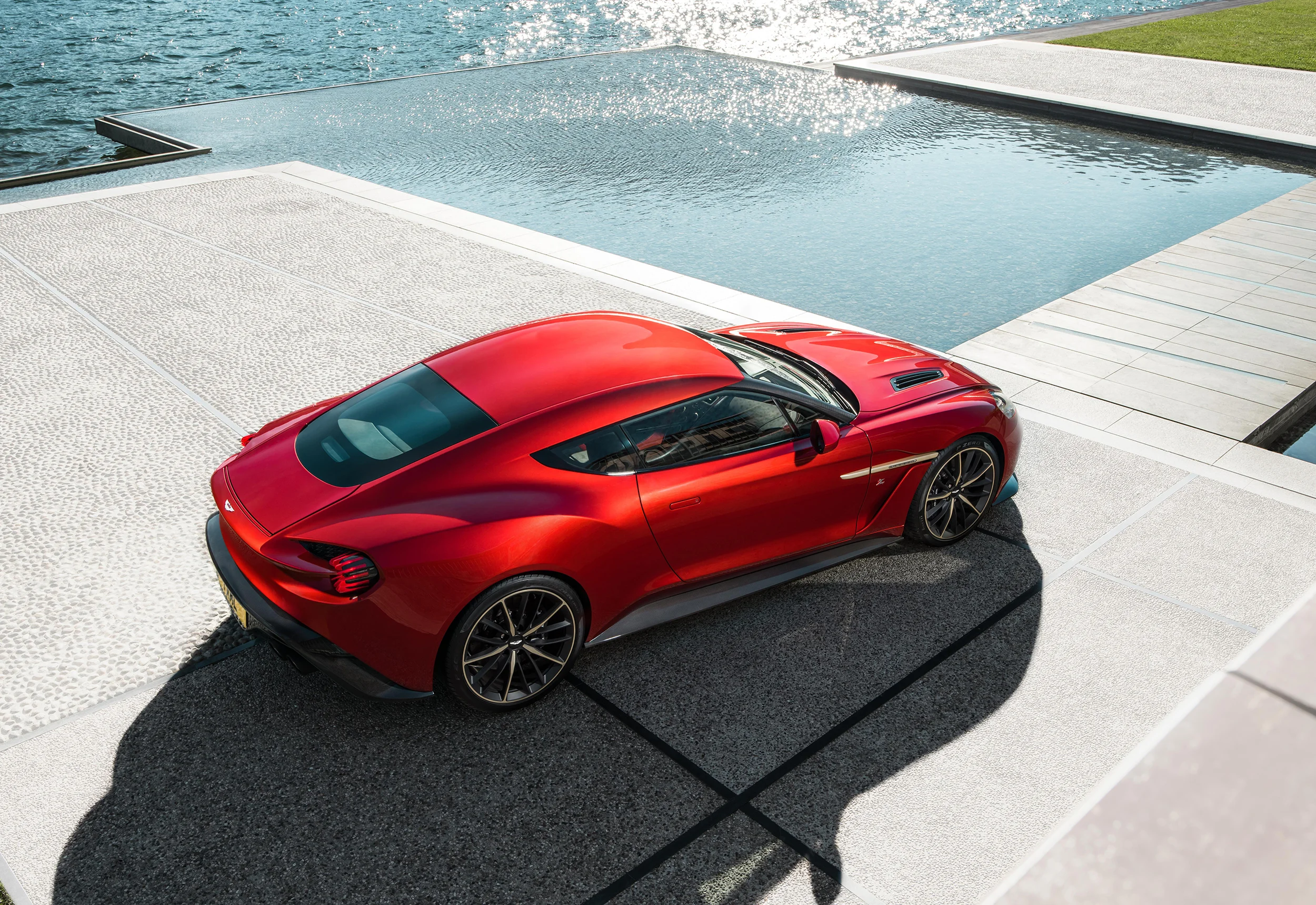 Vanquish Zagato_06.jpg