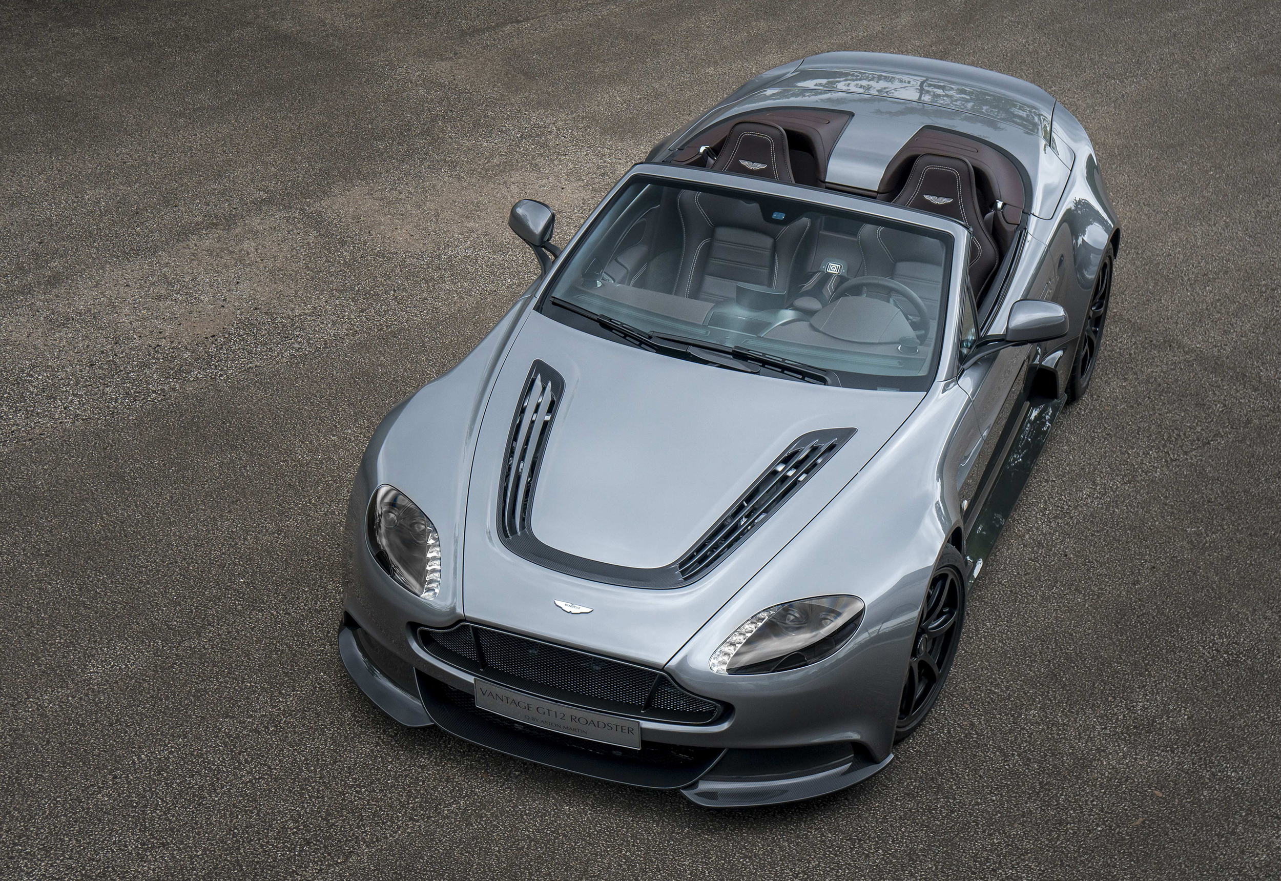 Vantage GT12 Roadster_03.jpg