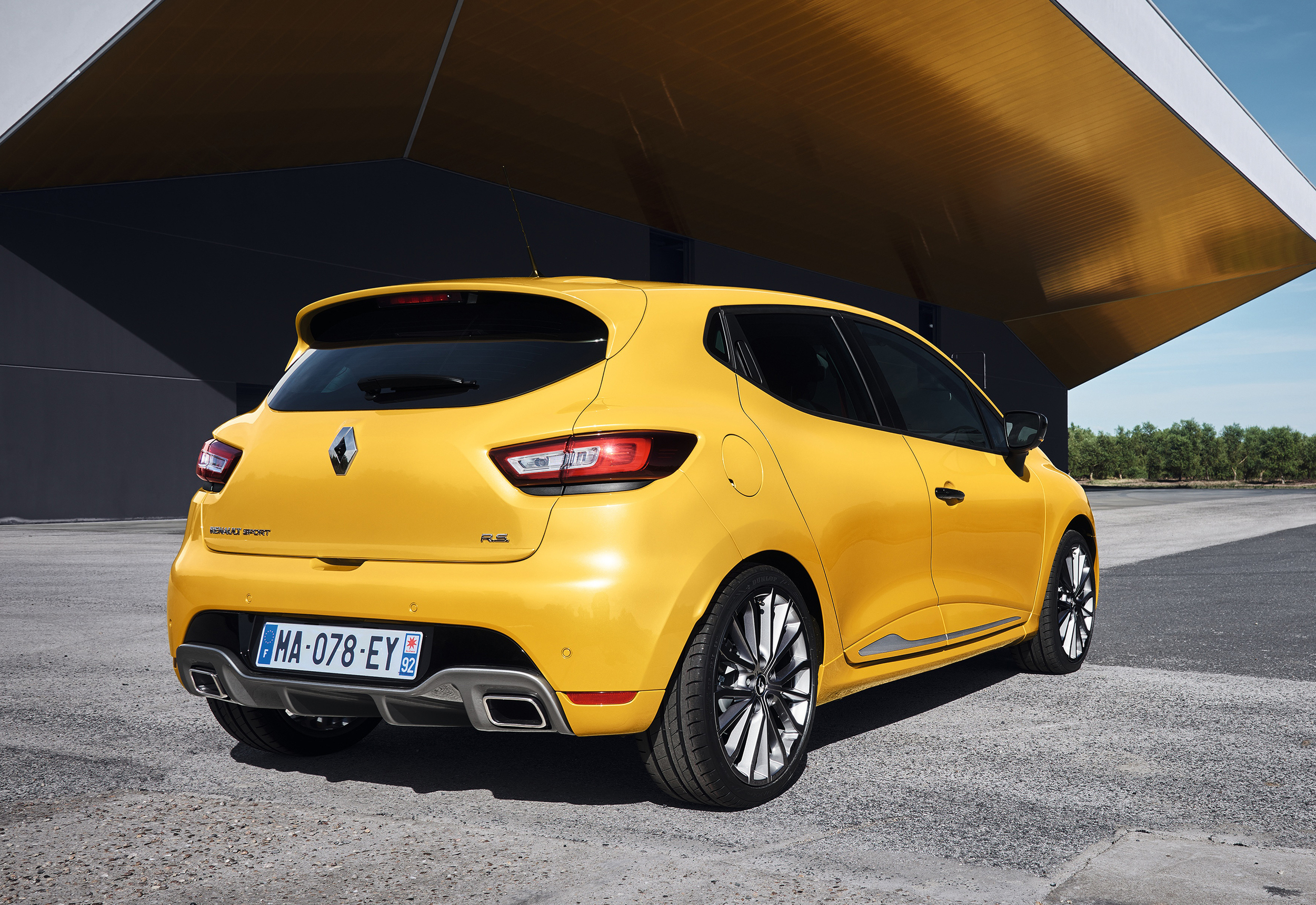 New Clio Renault Sport EMBARGO 14h00 050716 (12).JPG