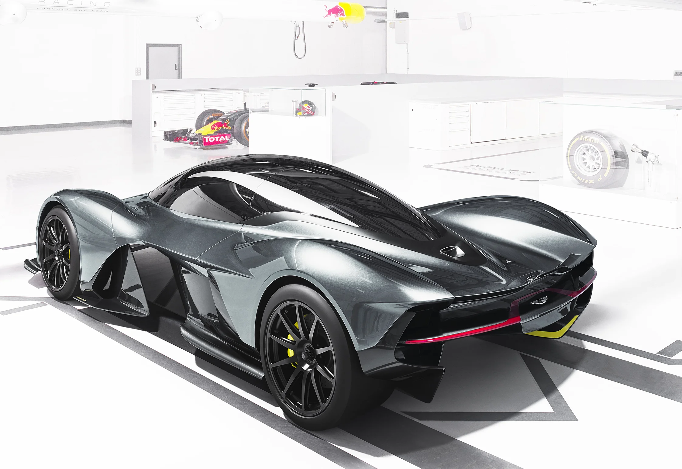 VIDEO: Aston Martin and Red Bull Racing unveil AM-RB 001 Hypercar
