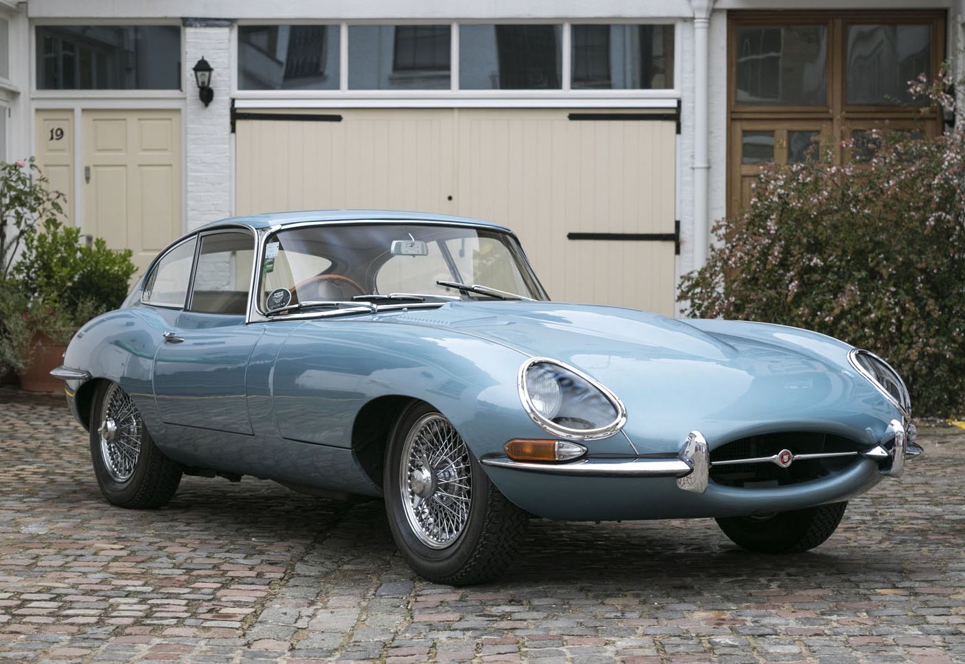 1. Jaguar E-type FHC-front-side.jpg