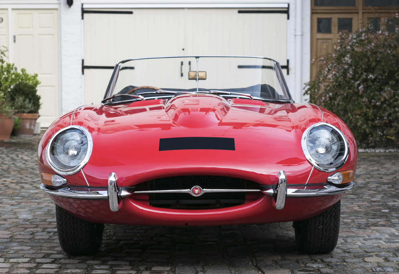 2. Jaguar E-Type-Roadster-front.jpg