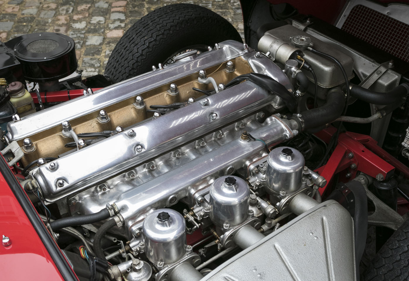 6. Jaguar E-type Roadster engine.jpg