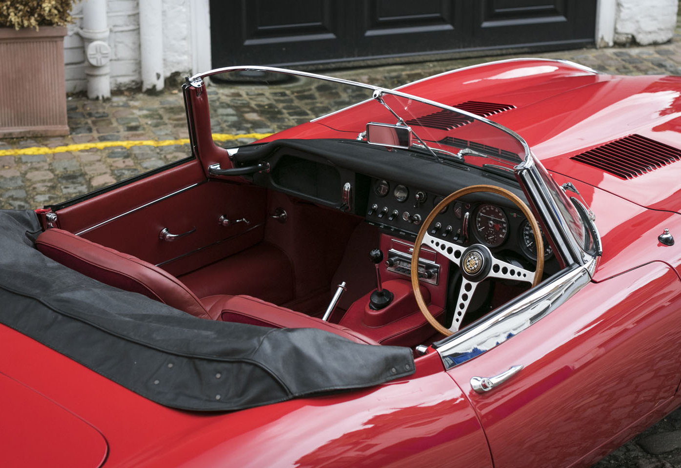 7. Jaguar E-type Roadster interior.jpg