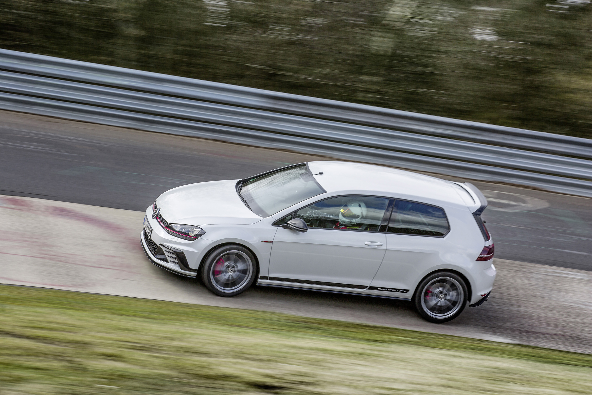 Volkswagen Golf GTI Clubsport S b.jpg