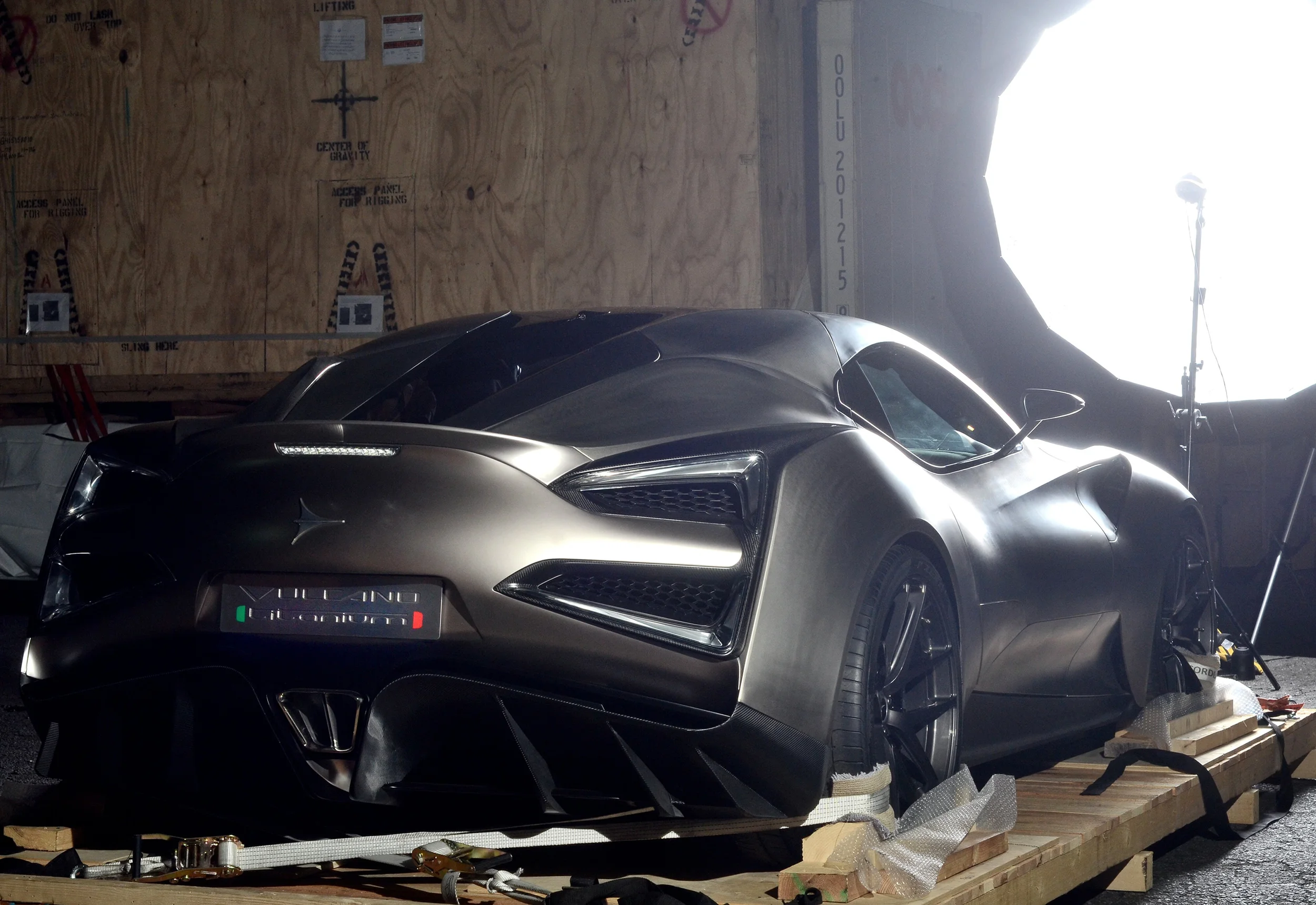 Icona Vulcano Titanium hyper car set for Salon Privé — New Car Net
