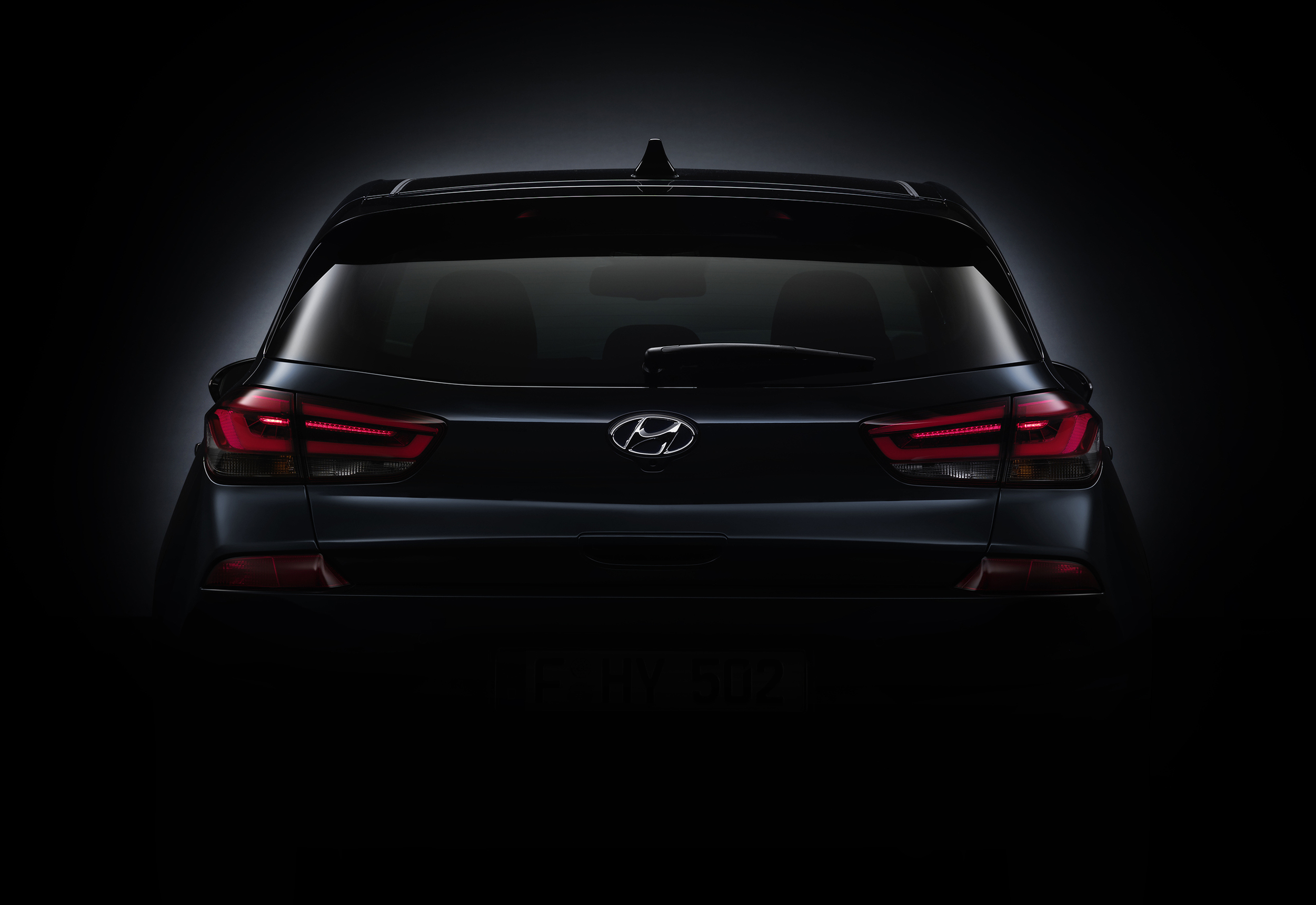 new_generation_hyundai_i30_teaser_rear.jpg