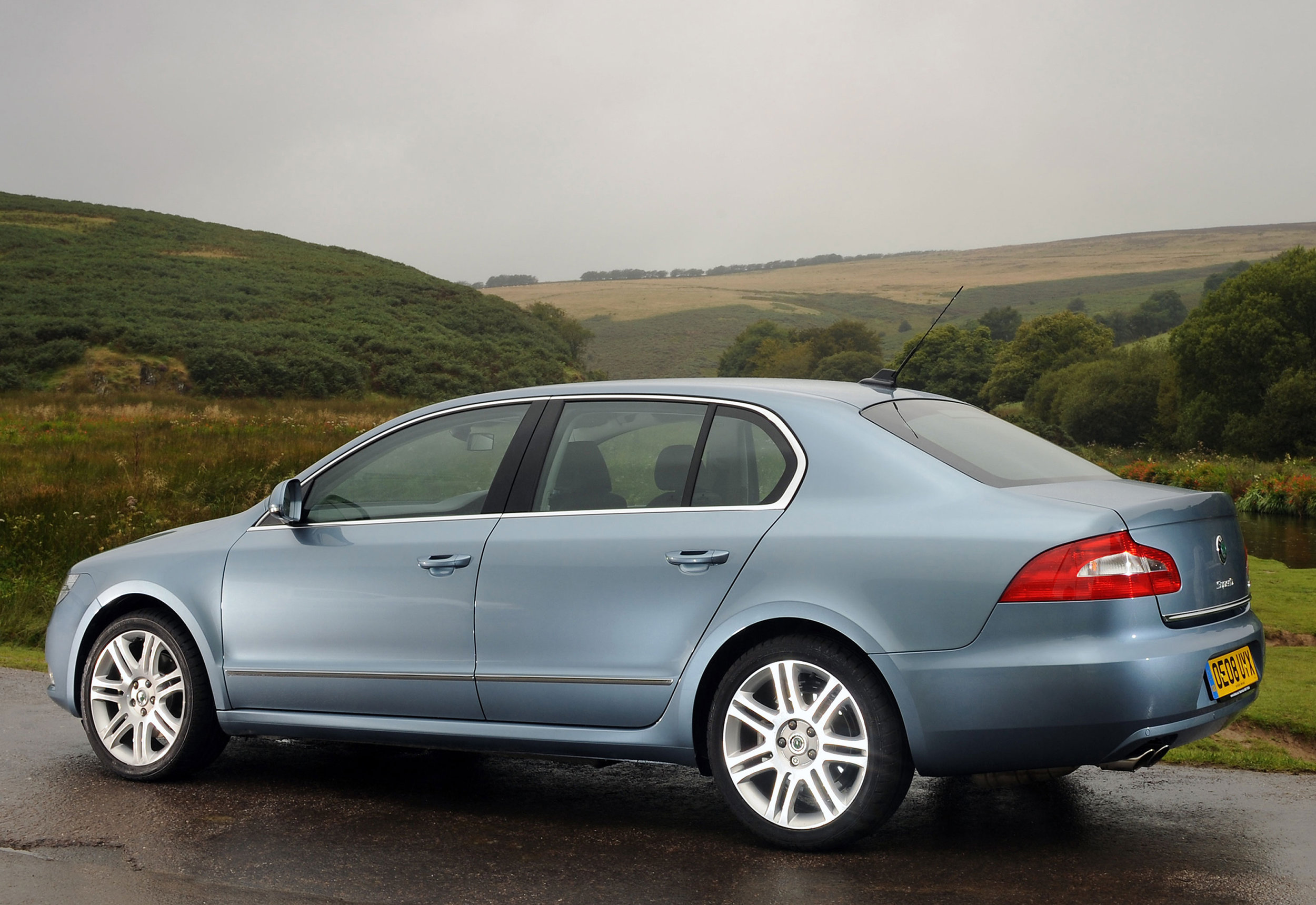 Skoda Superb MkII 14.jpg