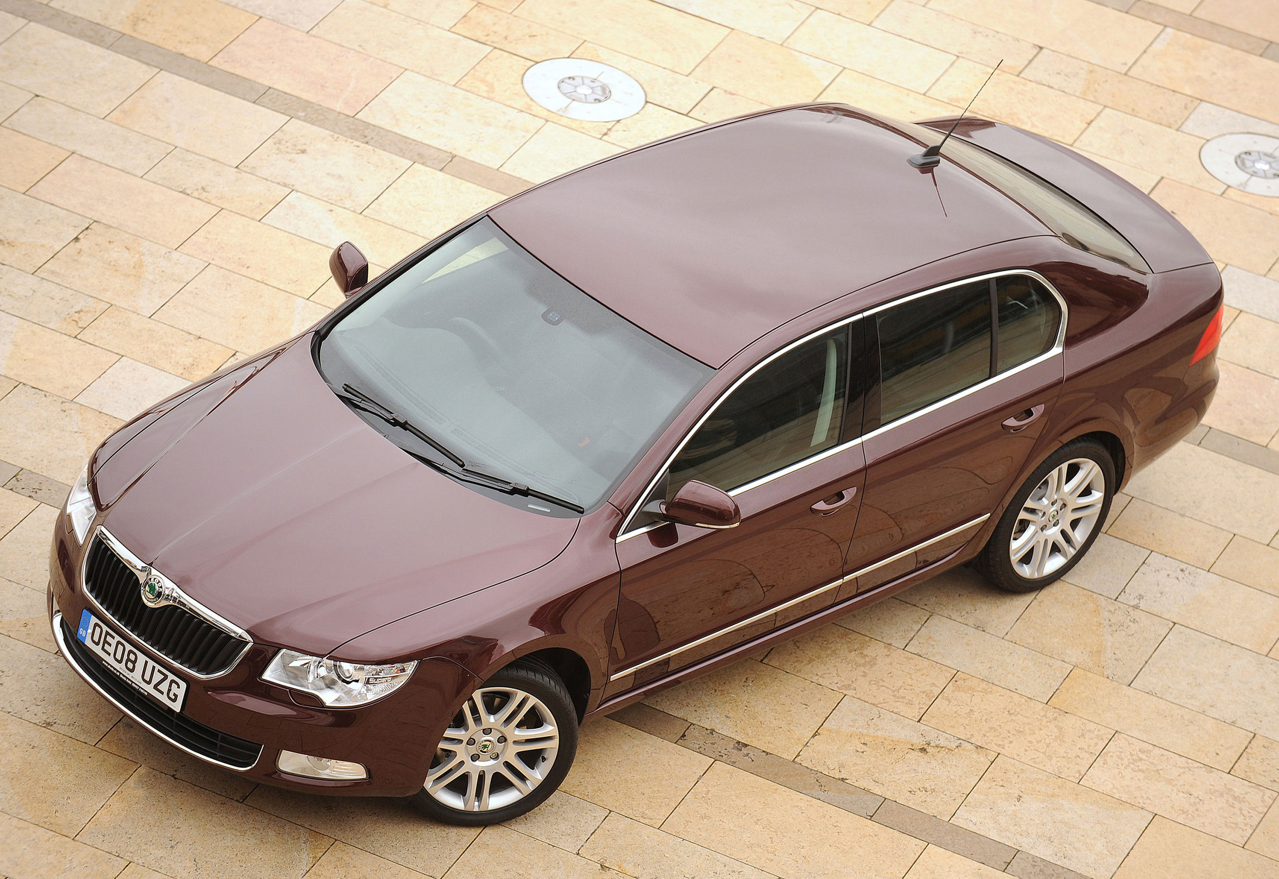 Skoda Superb MkII 11.jpg