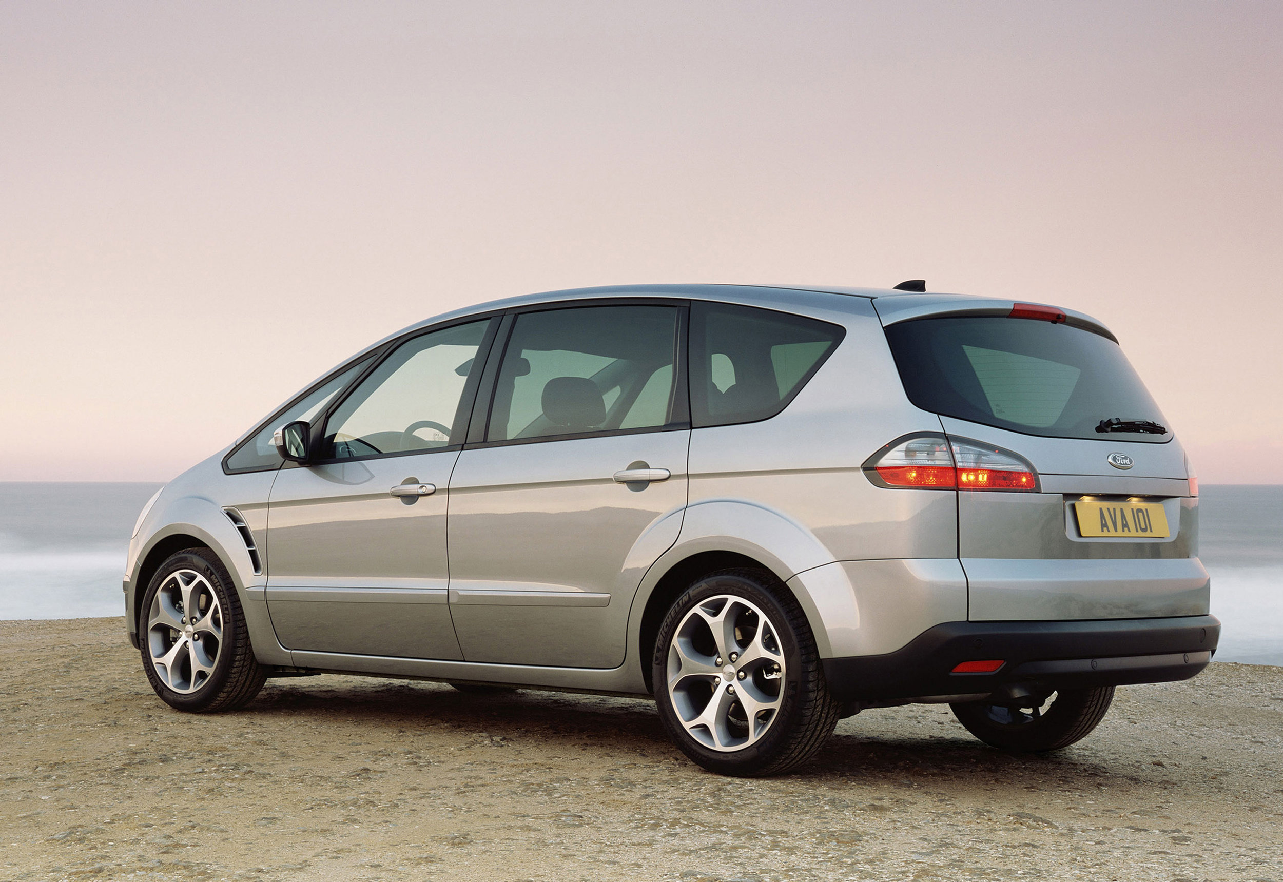 Ford S-Max -12.jpg