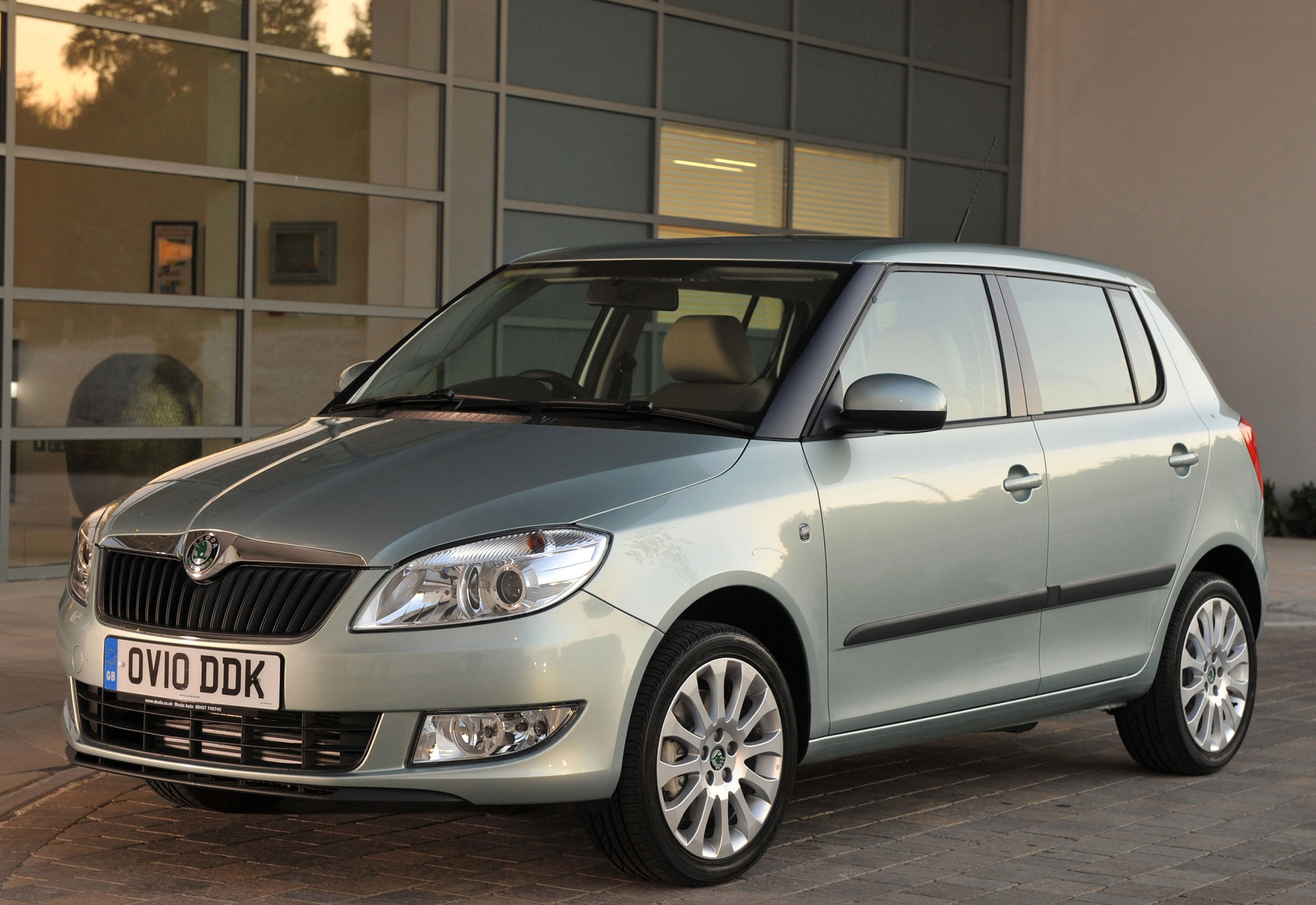 Skoda Fabia Mk2 -03.jpg