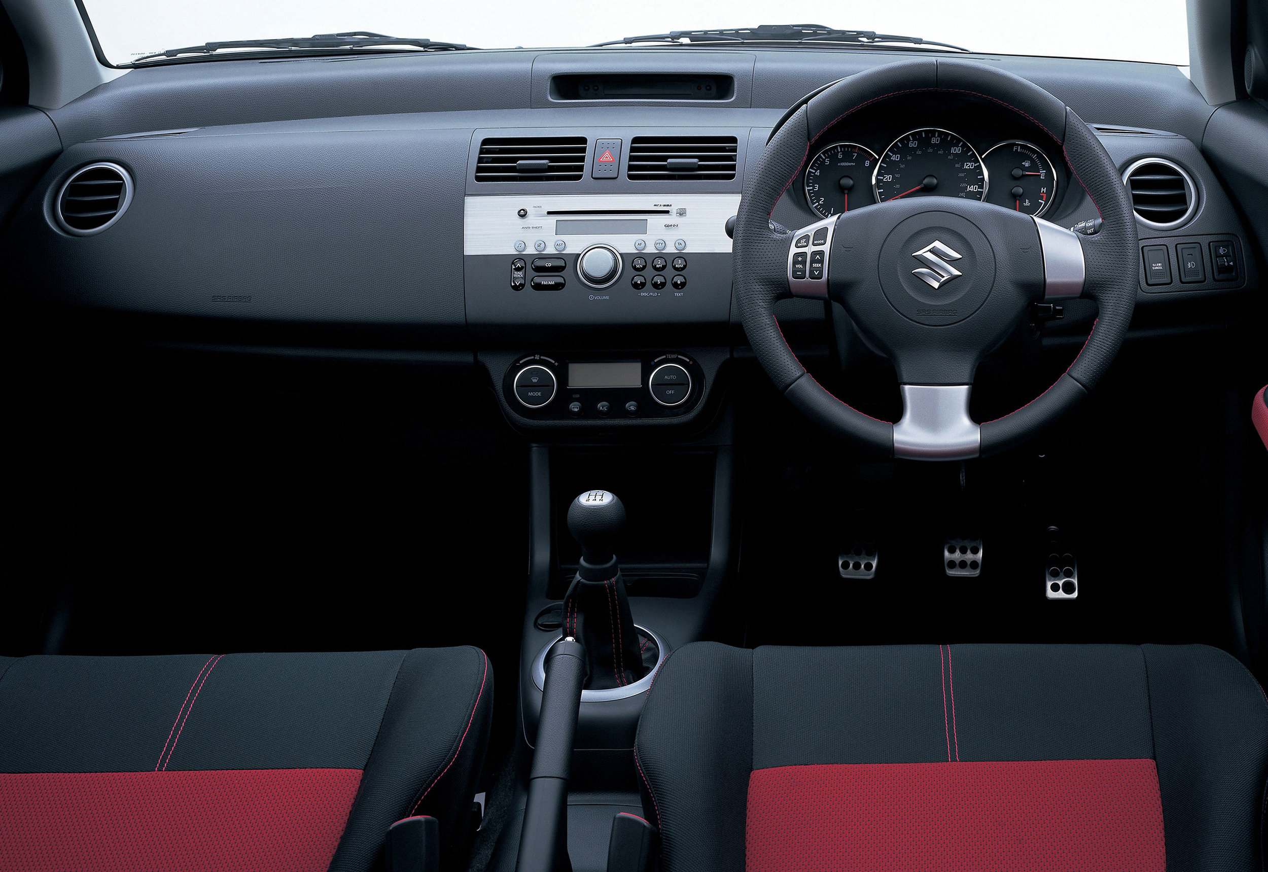 Suzuki Swift -06.jpg