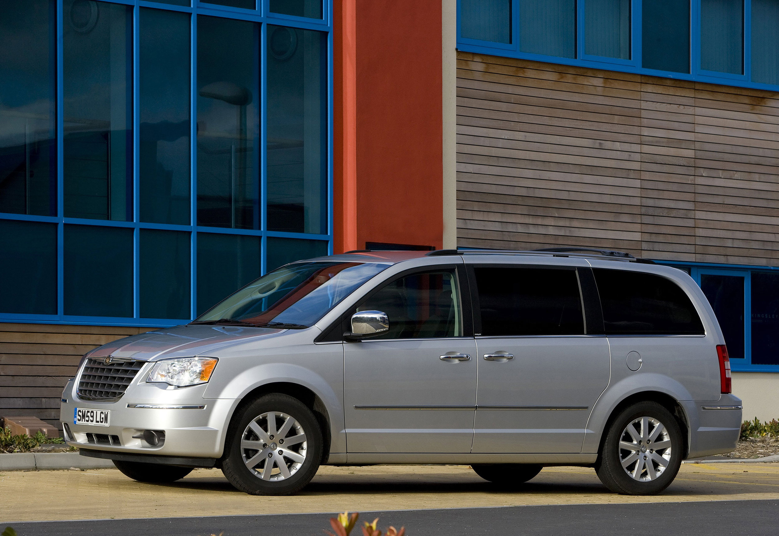 Chrysler Grand Voyager 20.jpg