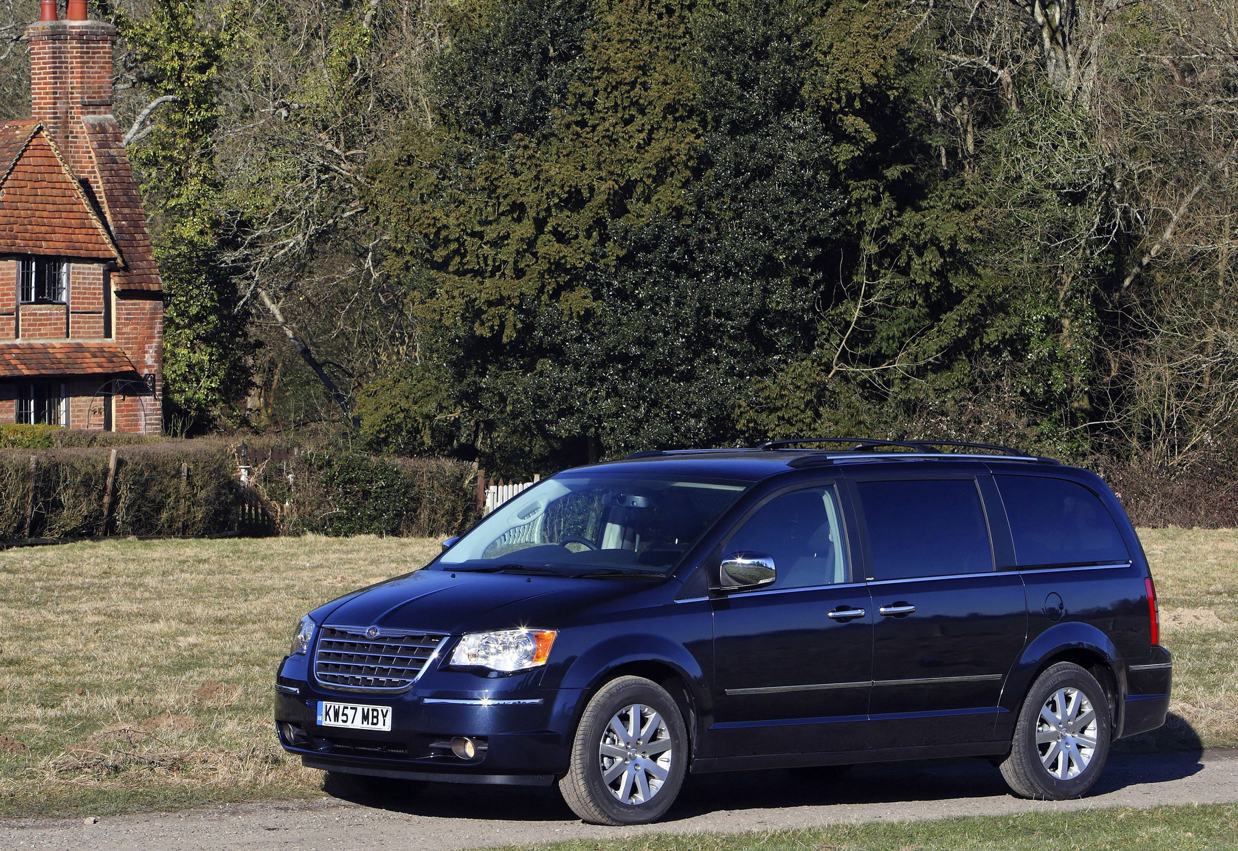 Chrysler Grand Voyager 07.jpg