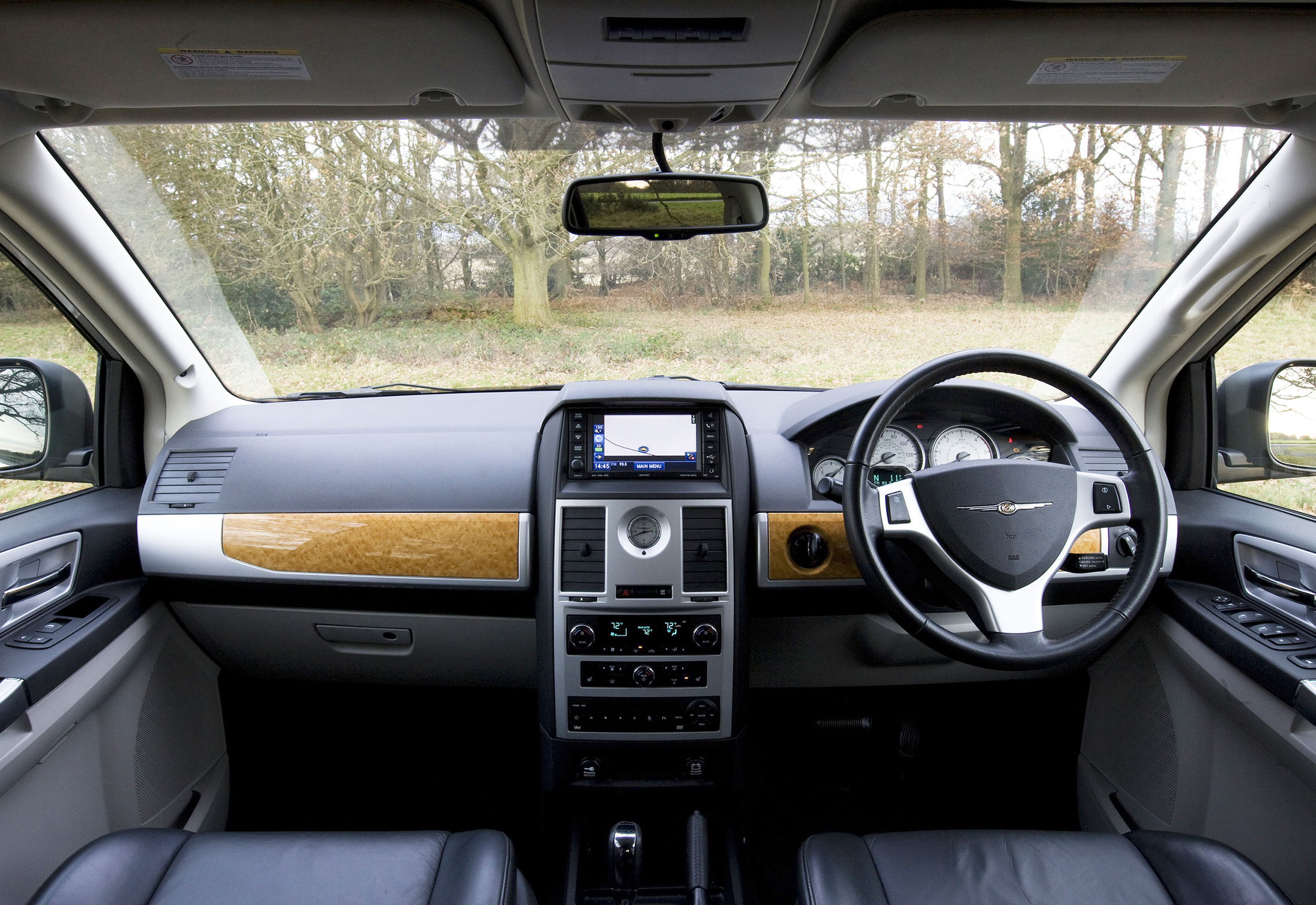 Chrysler Grand Voyager 02.jpg