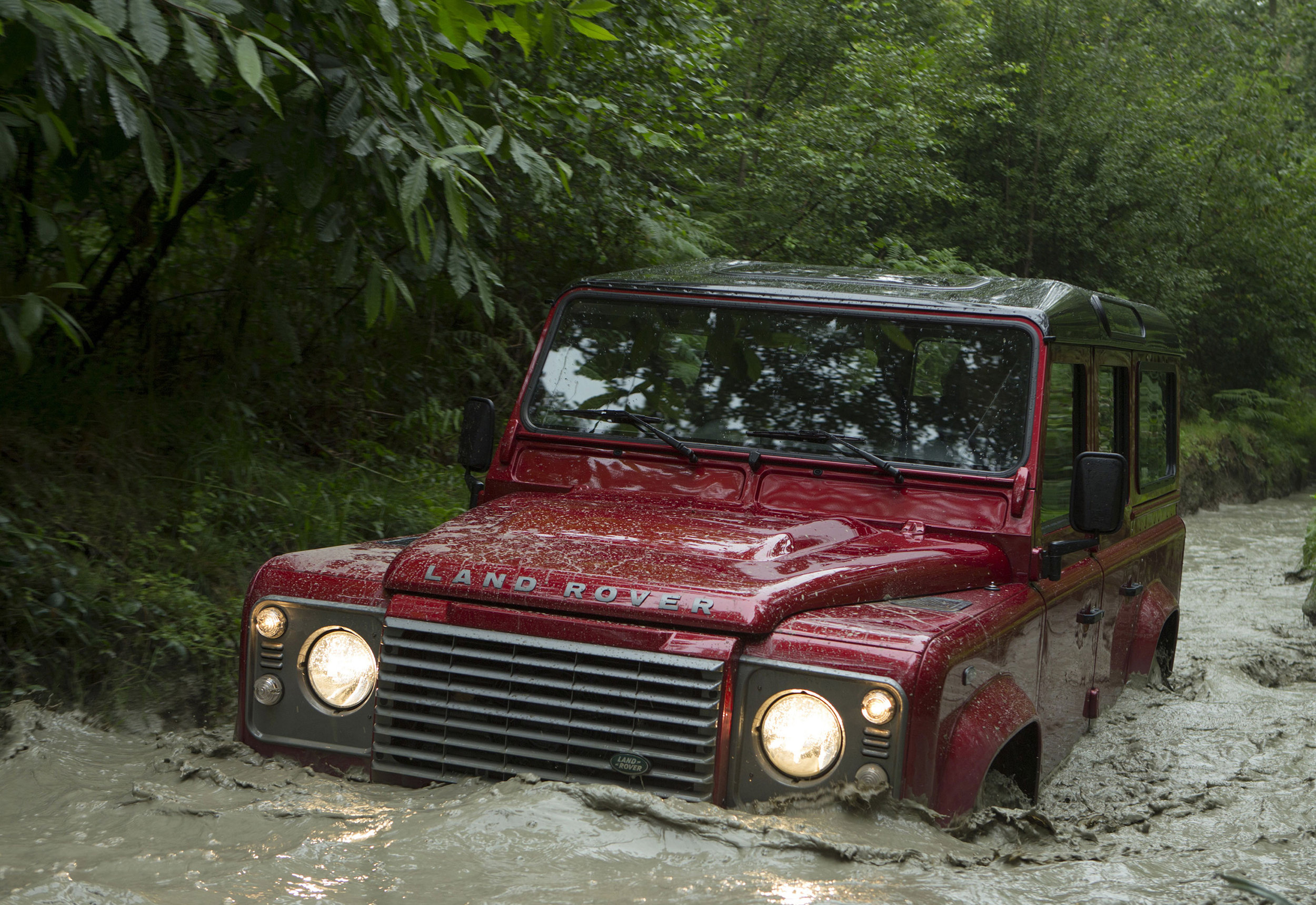 Land Rover Defender 15.jpg