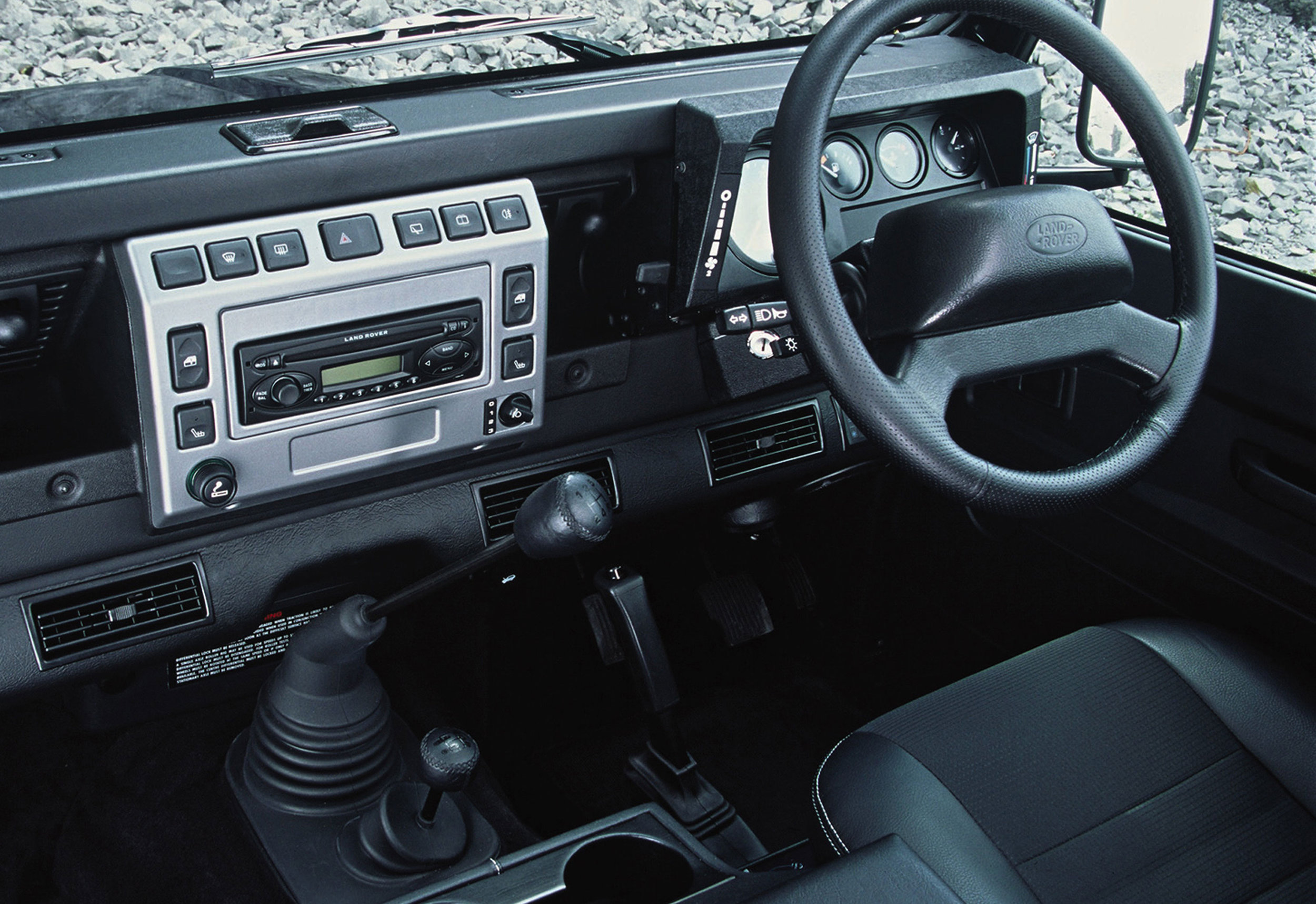 Land Rover Defender 06.jpg