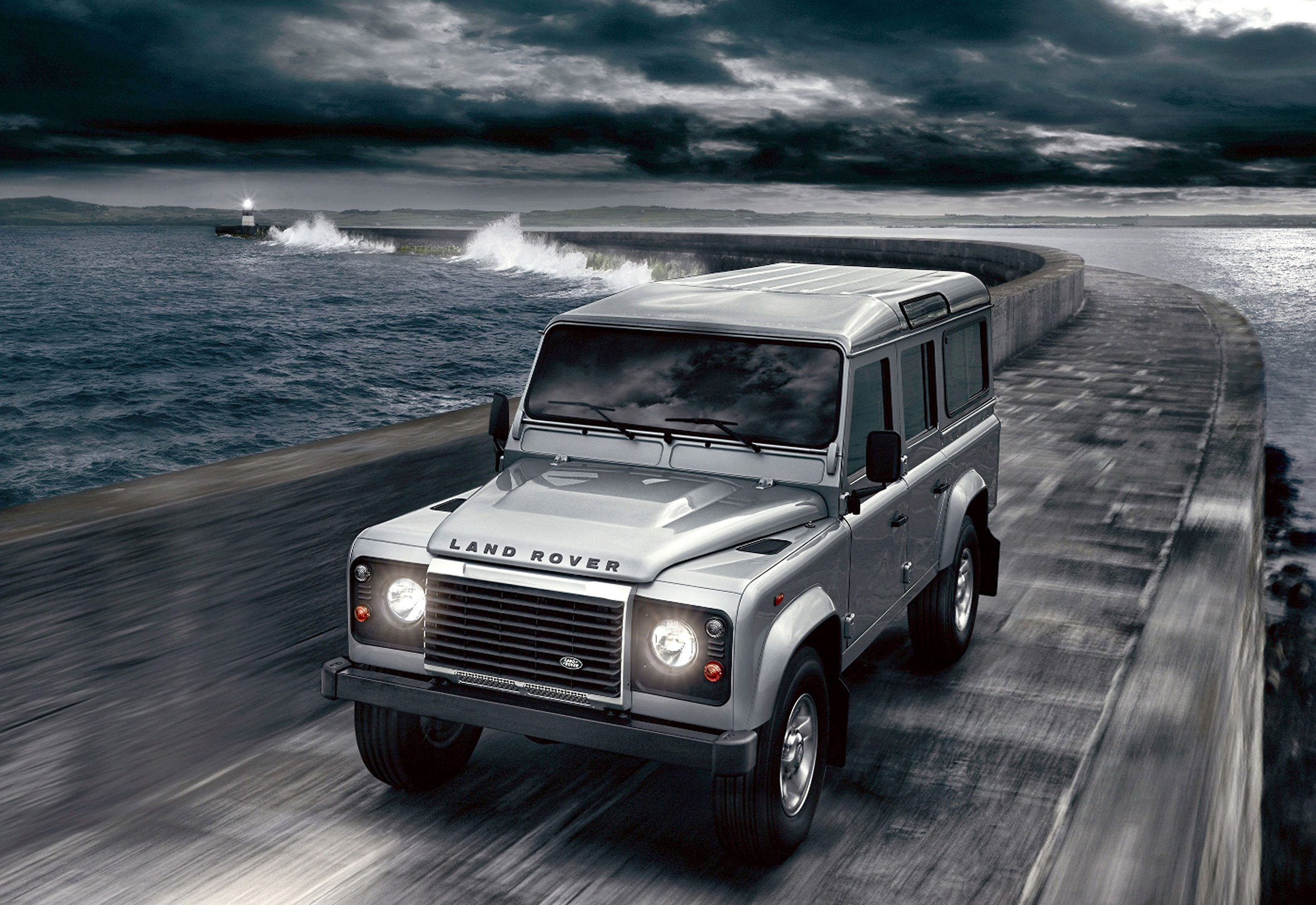Land Rover Defender 05.jpg