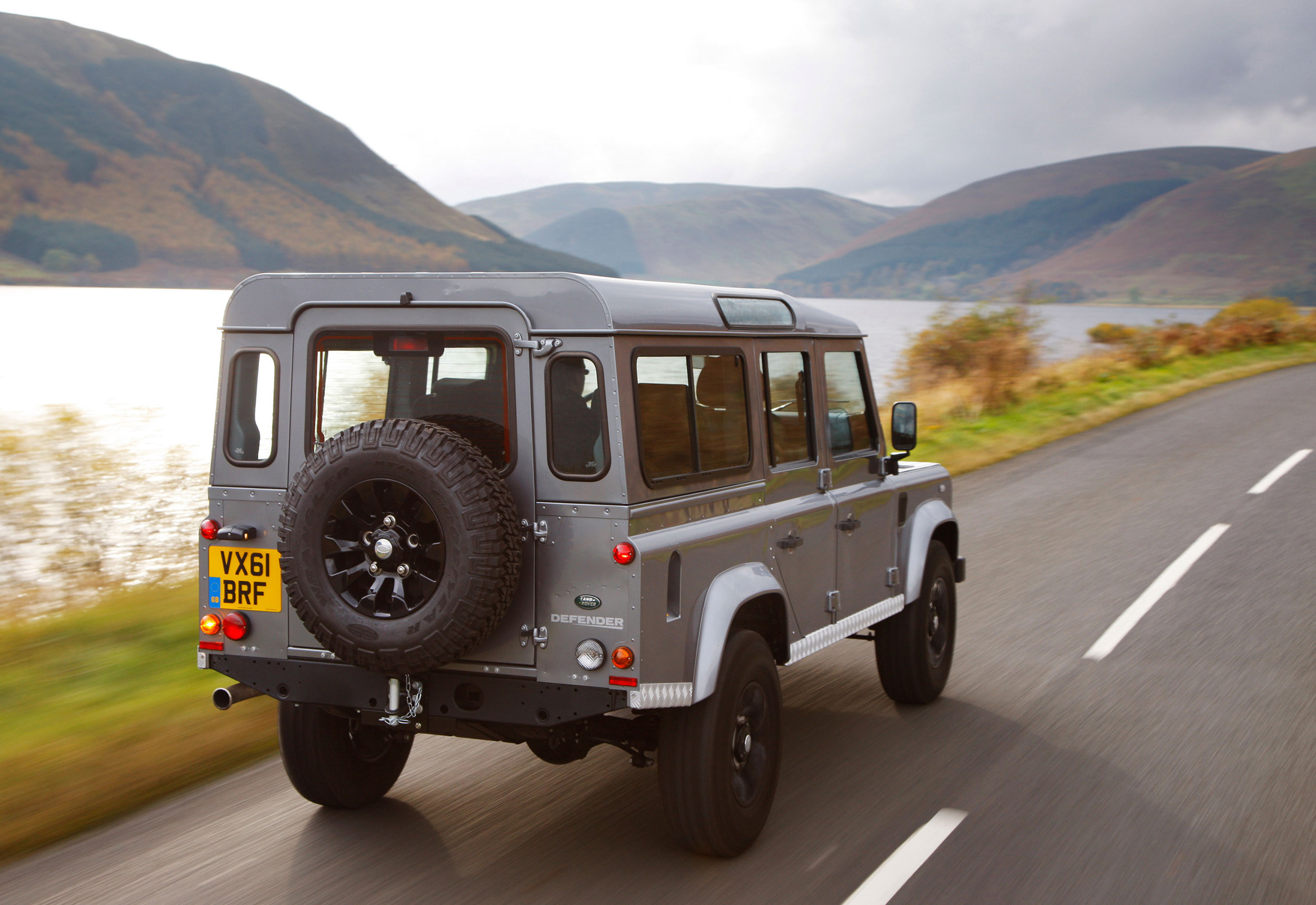 Land Rover Defender 01.jpg