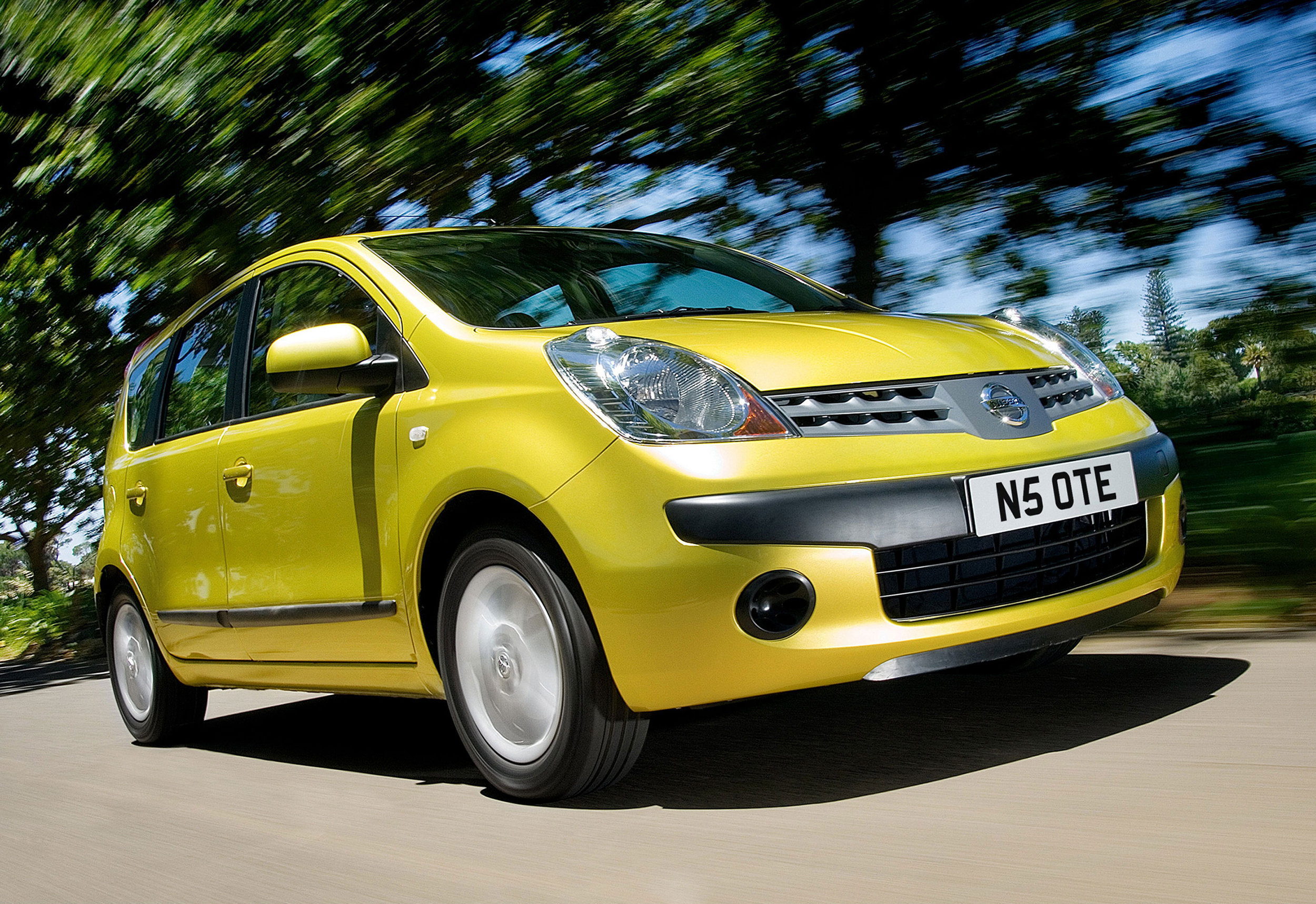 Nissan Note MkI 07.jpg