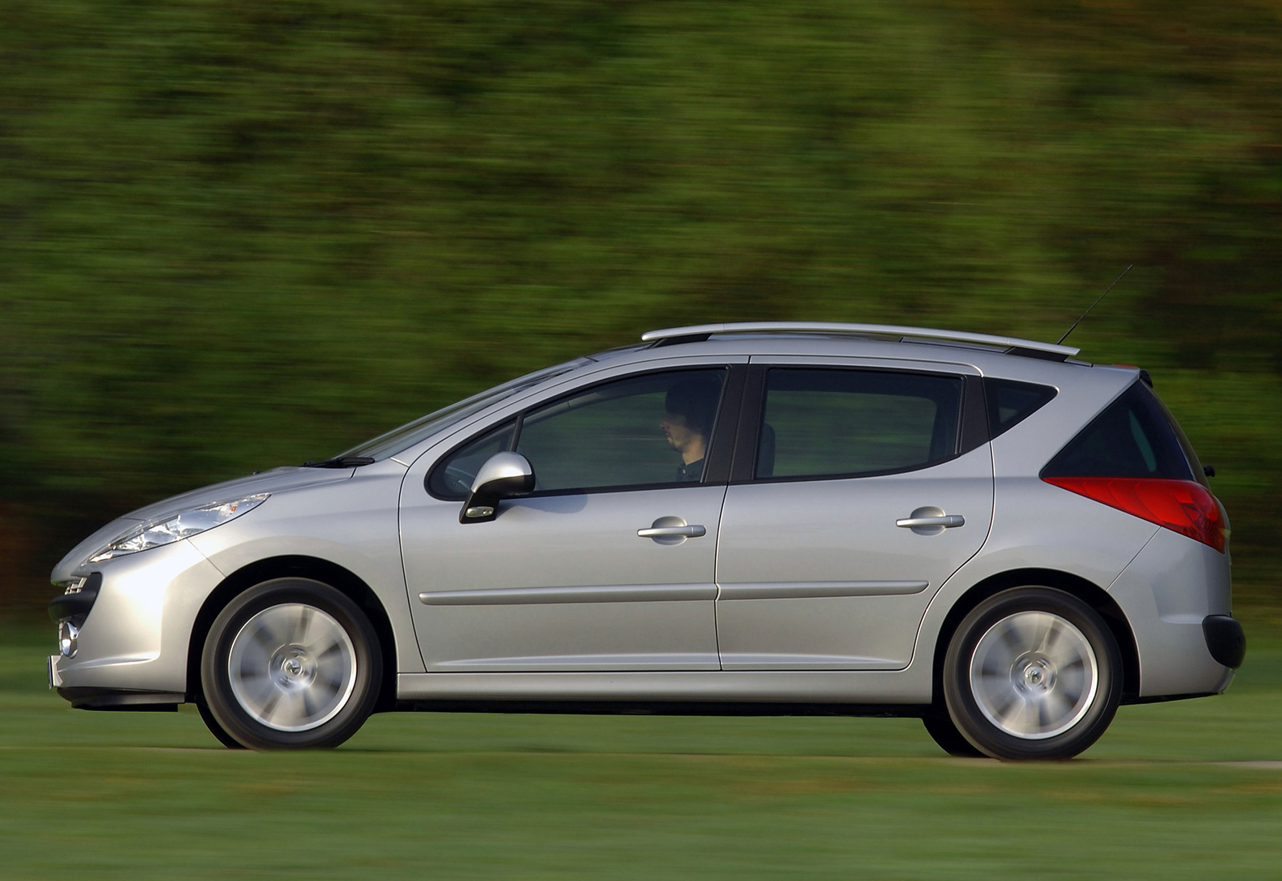 Peugeot 207 12.jpg