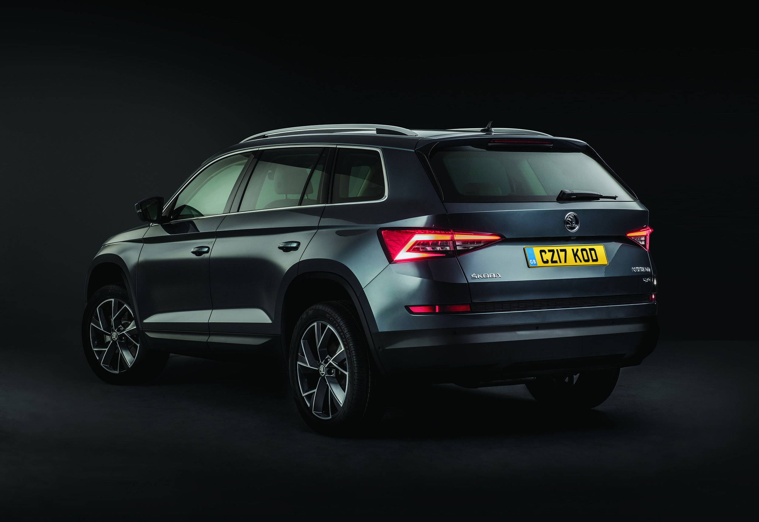 Skoda_Kodiaq_003-008RHDa.jpg