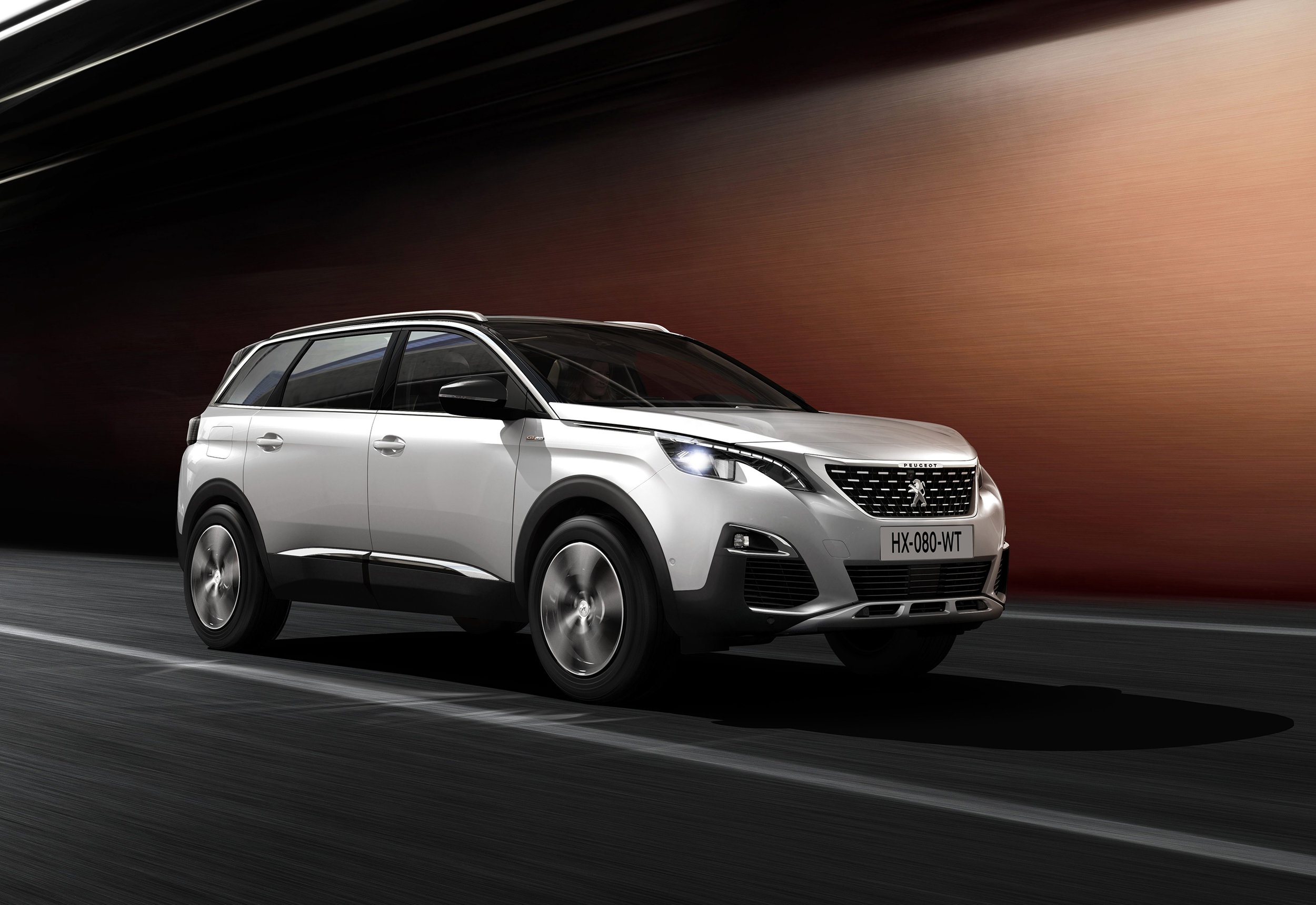 PEUGEOT_5008_SUV GT Line 0709STYP_116.jpg
