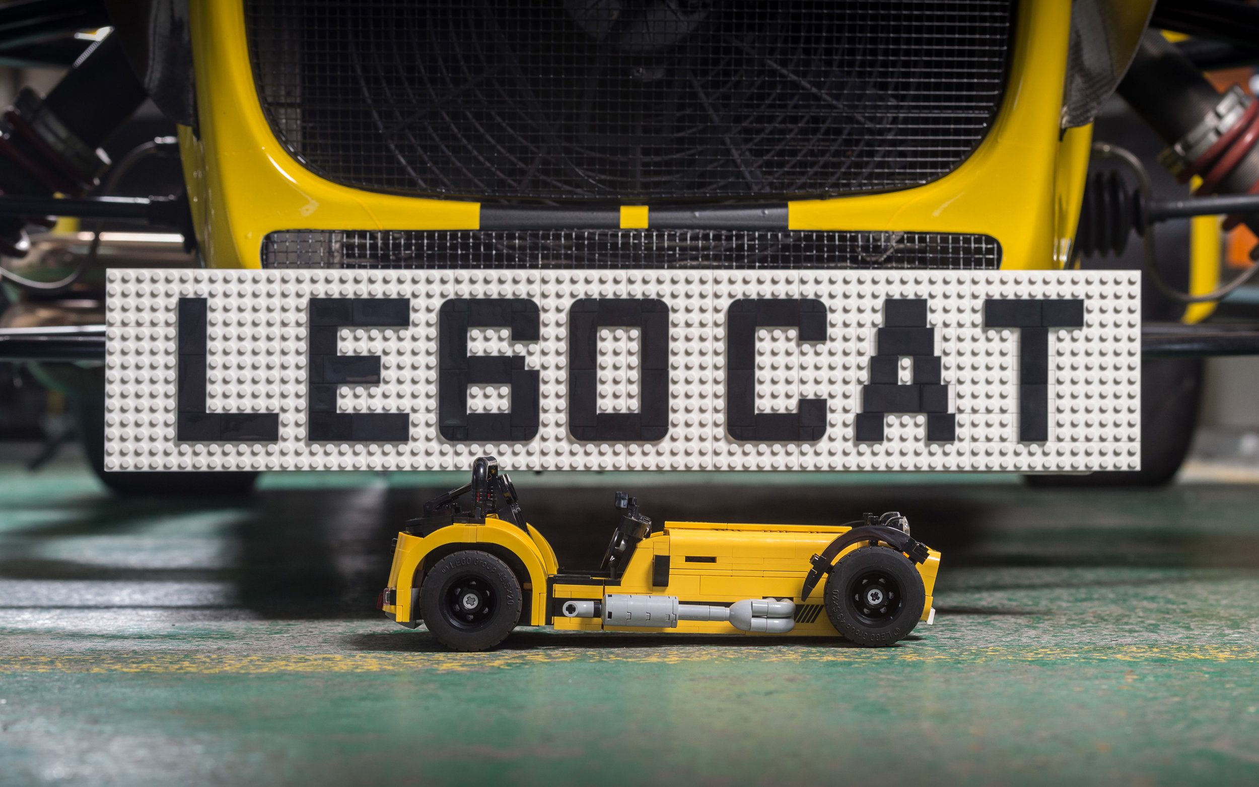 LEGO-Caterham-620R-(7).jpg