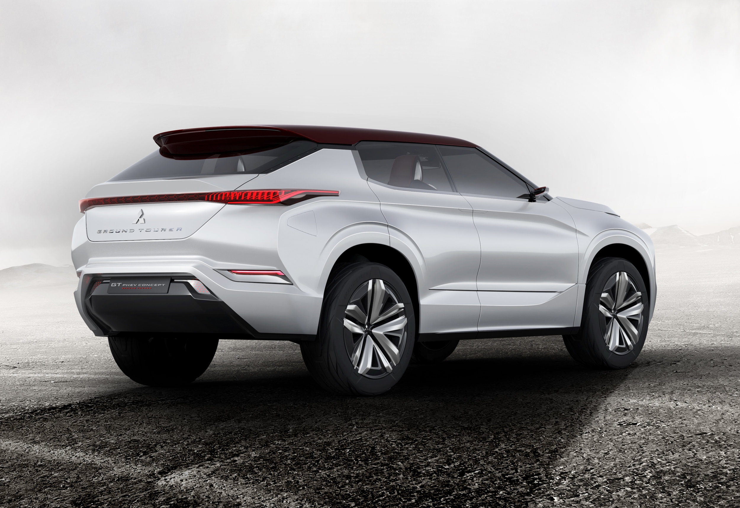 2World-Premiere-of-Ground-Tourer-SUV-Mitsubishi-GT-PHEV-Concept.jpg