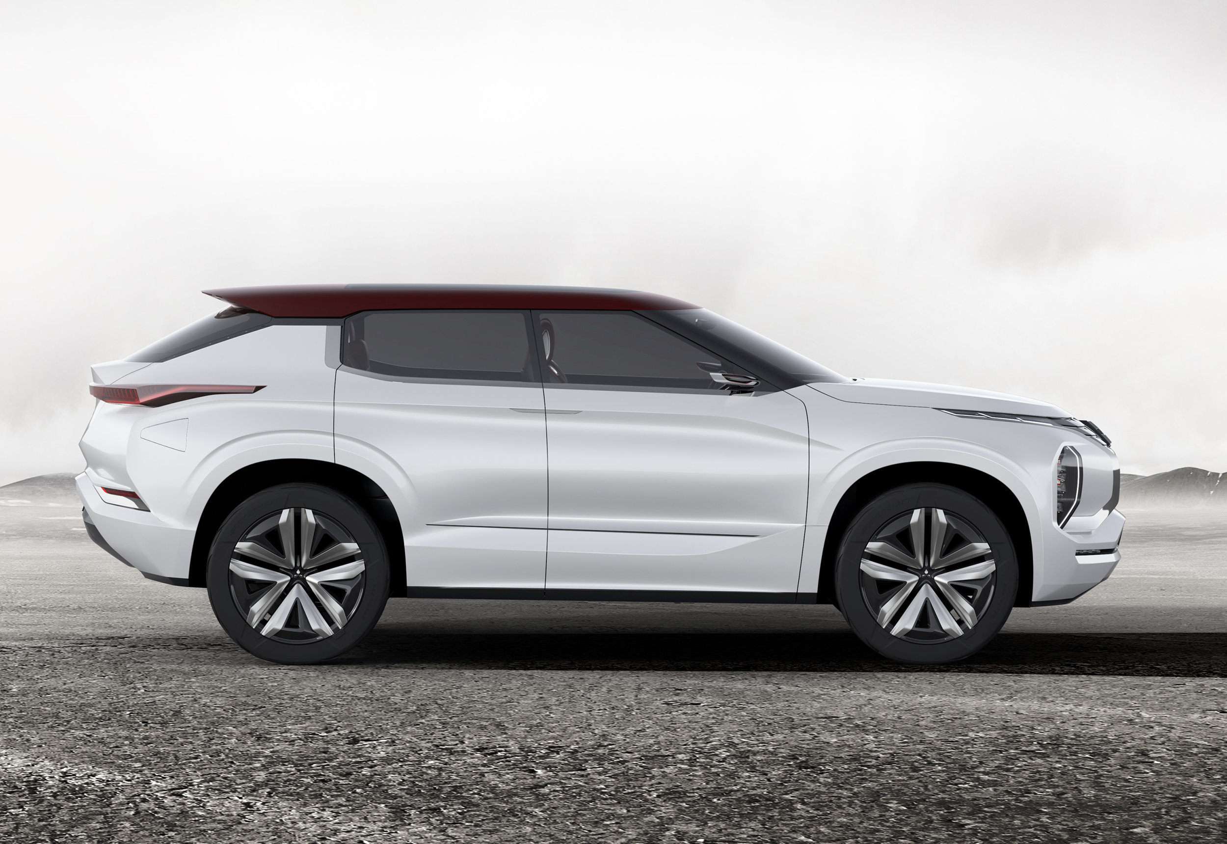 3World-Premiere-of-Ground-Tourer-SUV-Mitsubishi-GT-PHEV-Concept.jpg