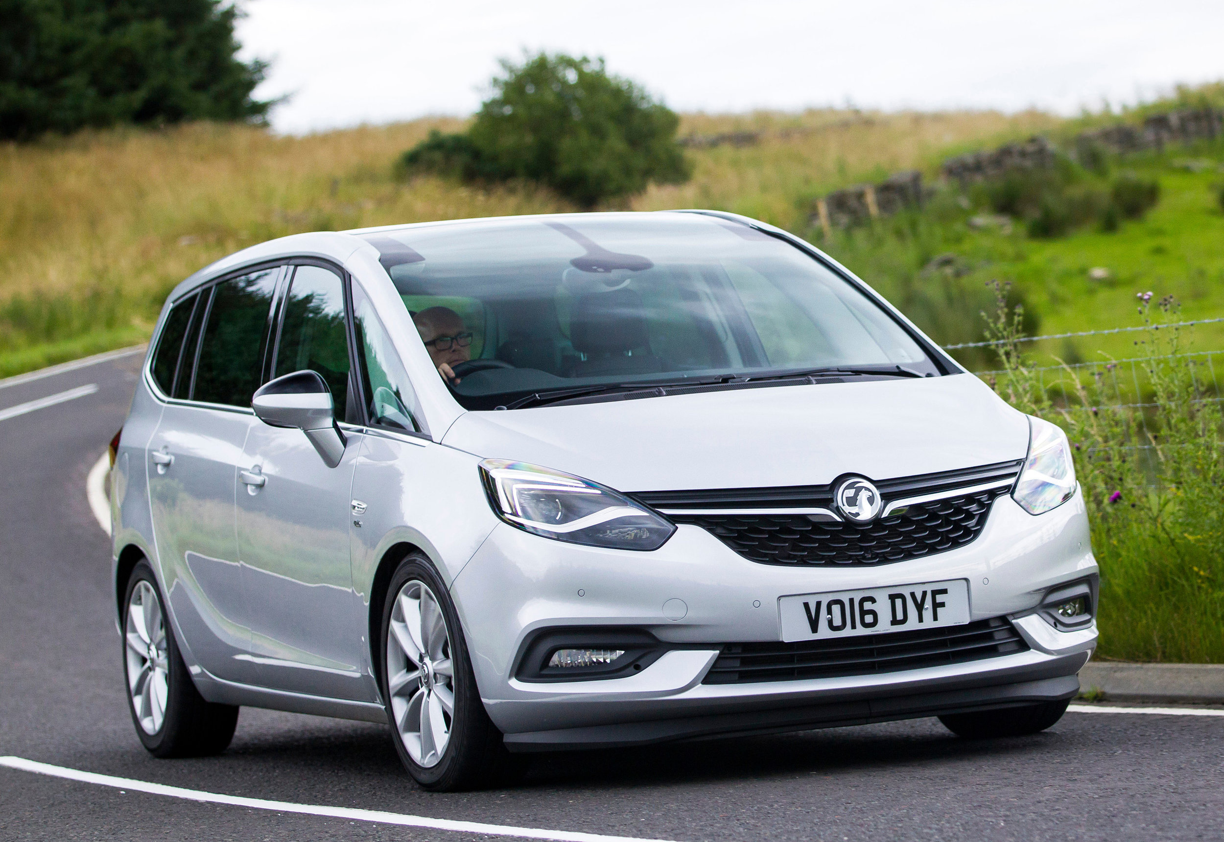 VAUXHALL_ZAFIRA_024.jpg
