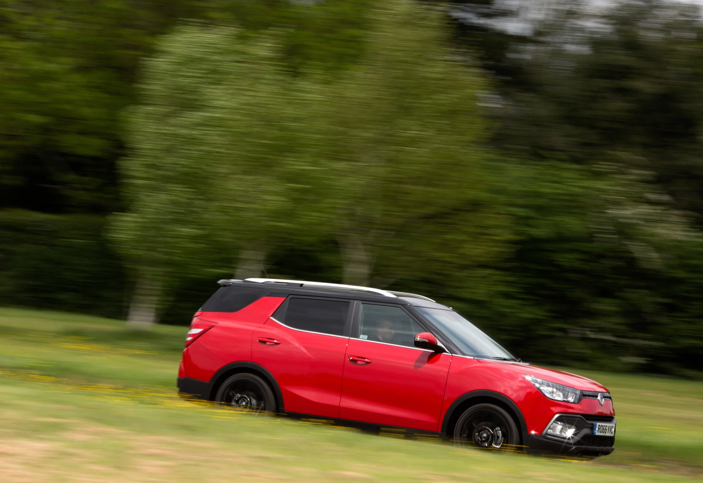 SsangYong-Tivoli-XLV-(7).jpg