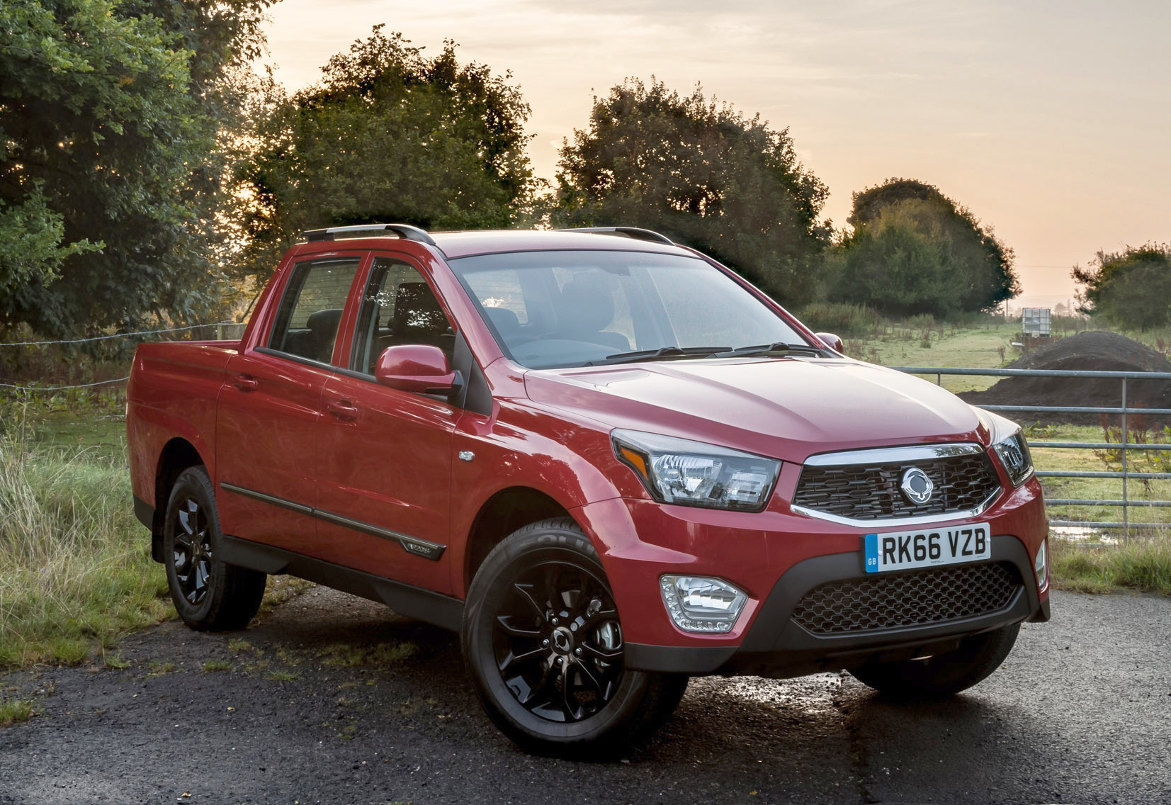 SsangYong_Musso_pick-up-3.jpg